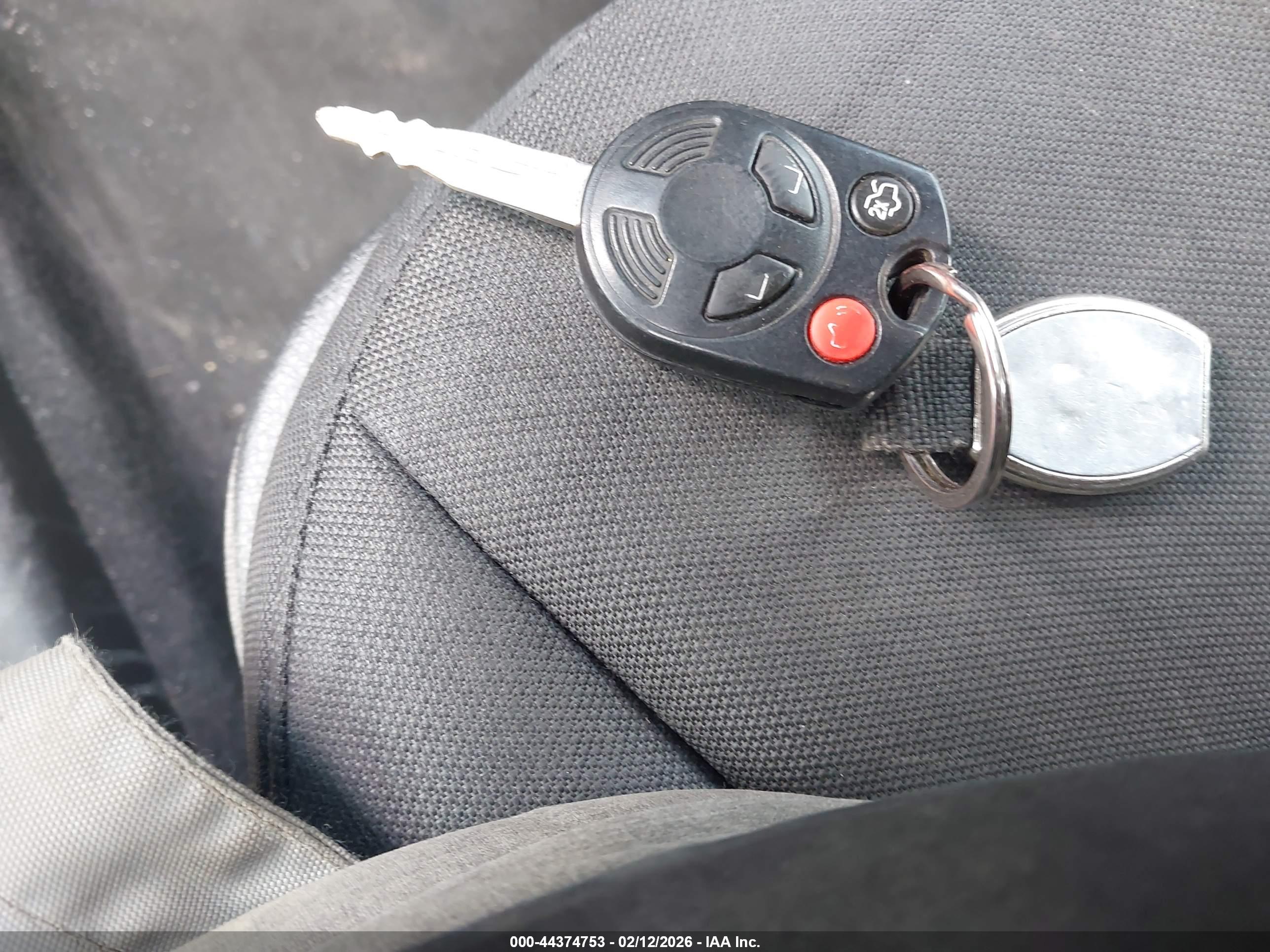FORD FUSION image 11