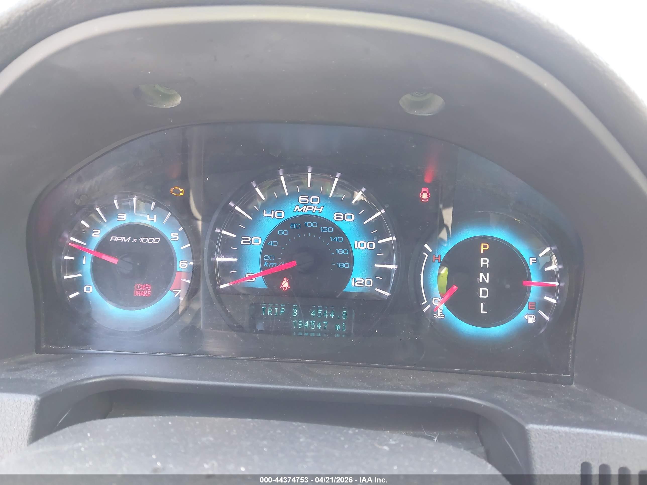 FORD FUSION image 7