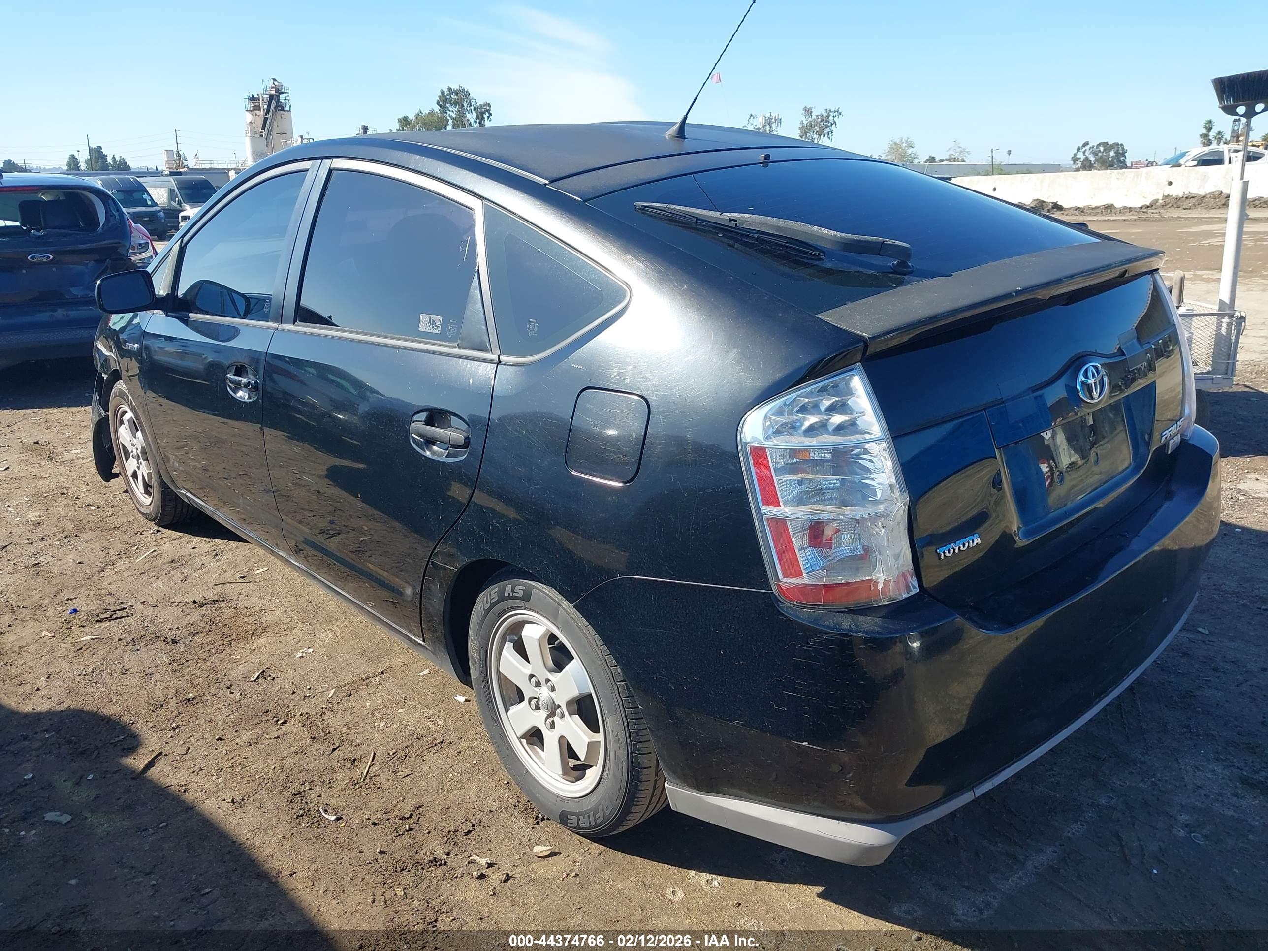TOYOTA PRIUS image 3