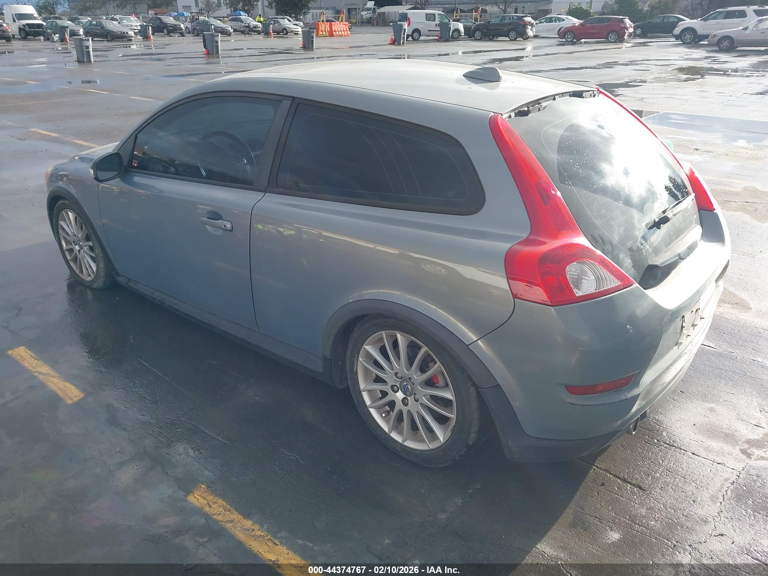 VOLVO C30 image 3