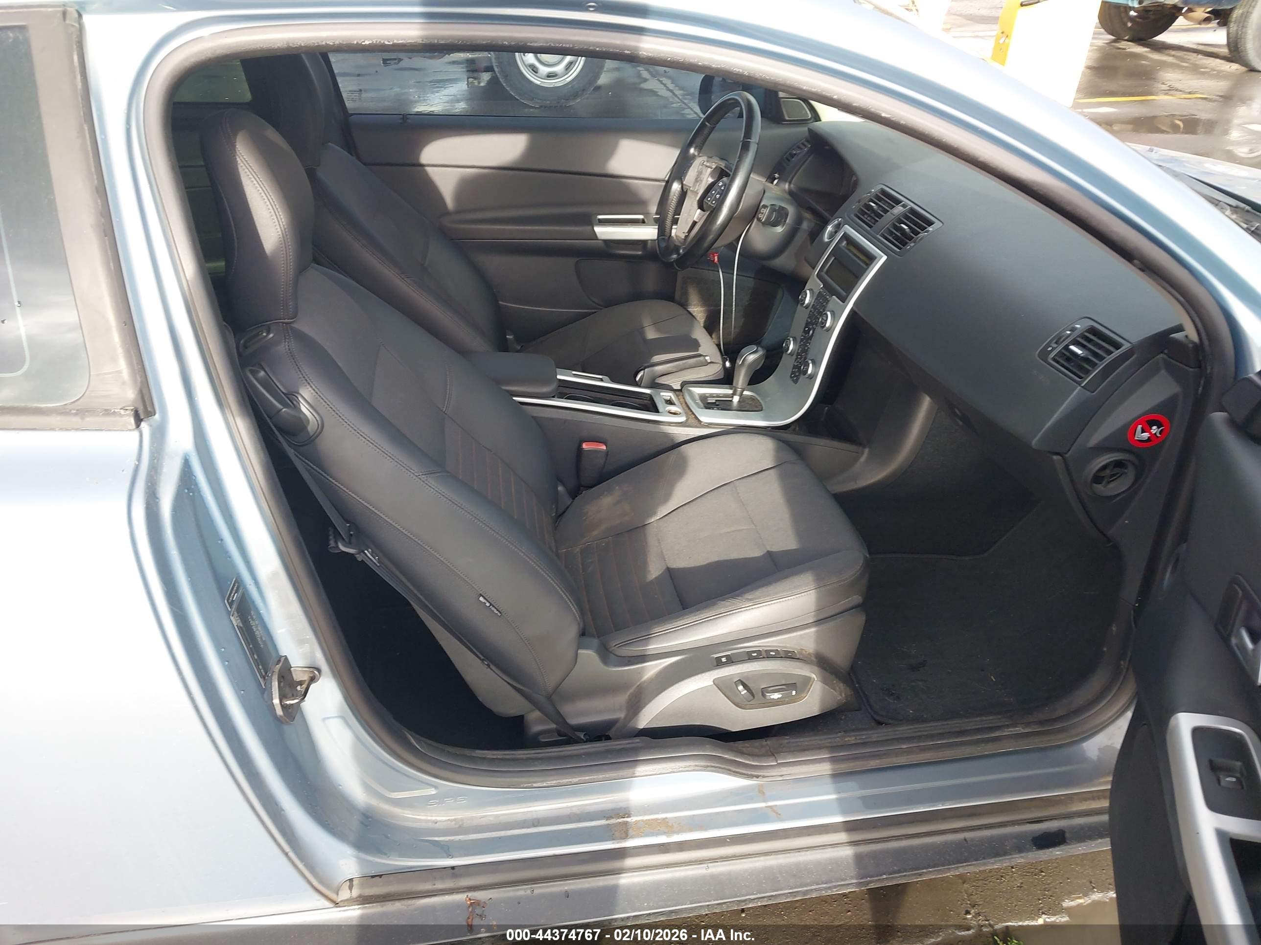 VOLVO C30 image 5
