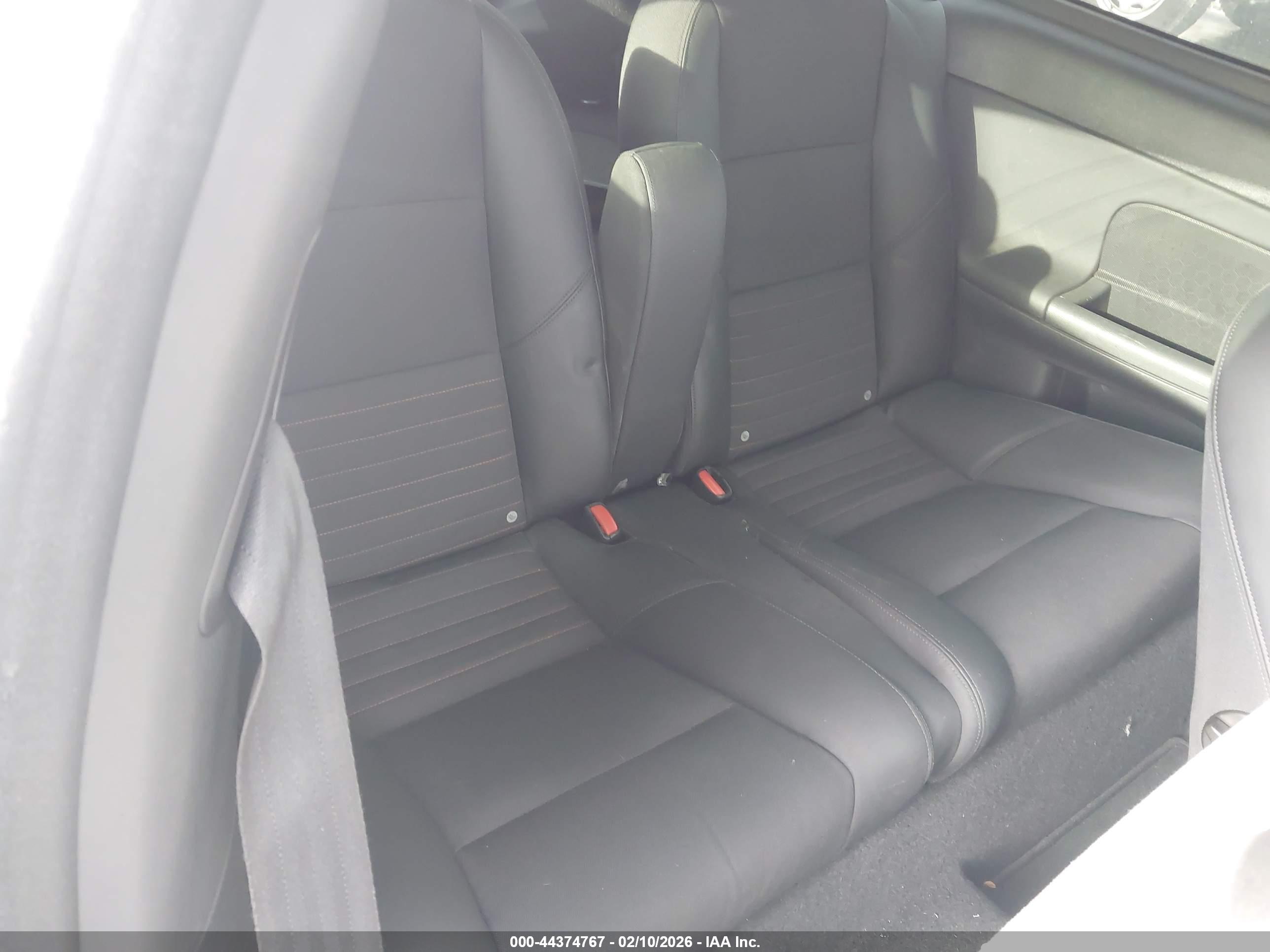VOLVO C30 image 8