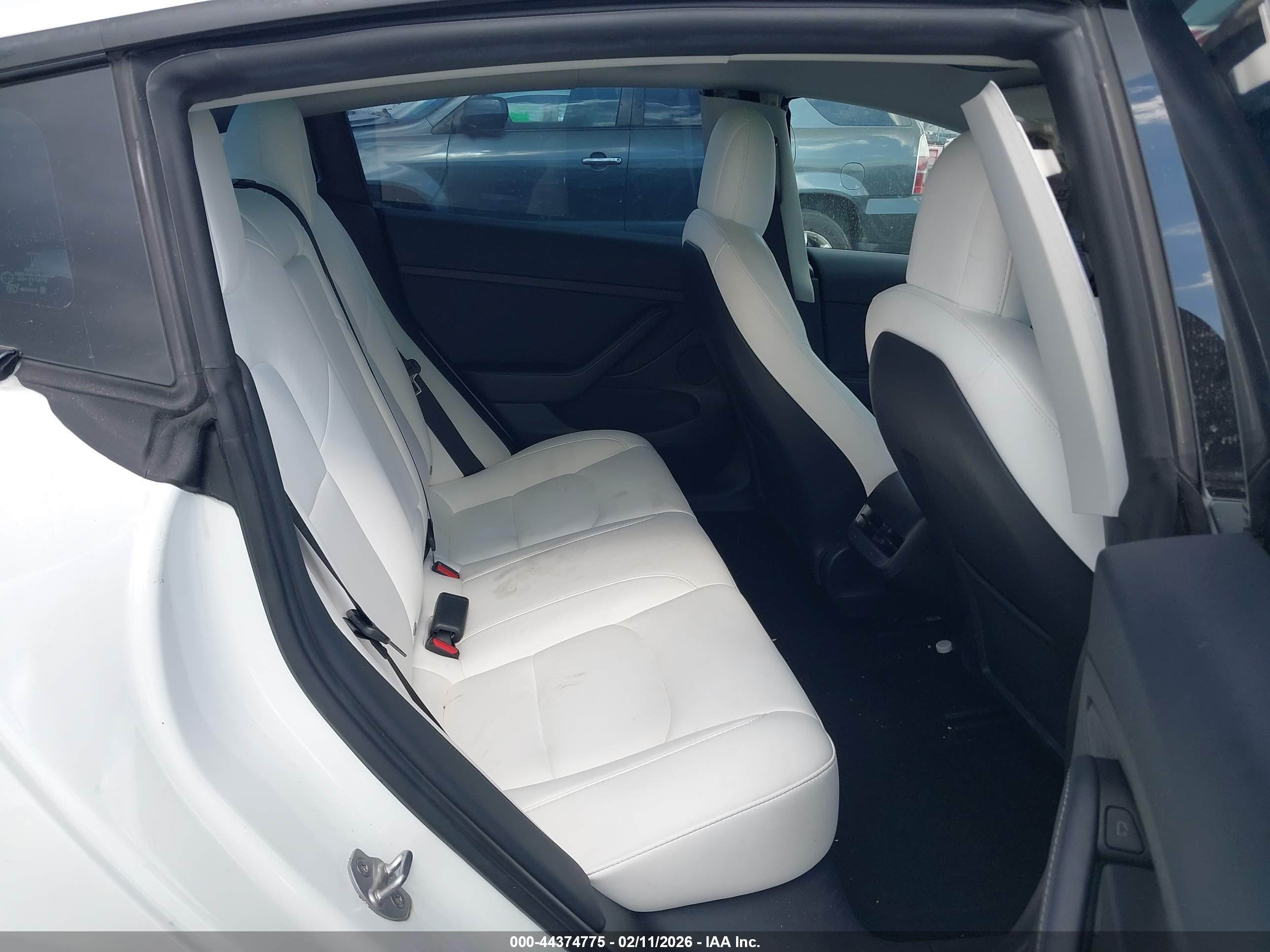TESLA MODEL image 8