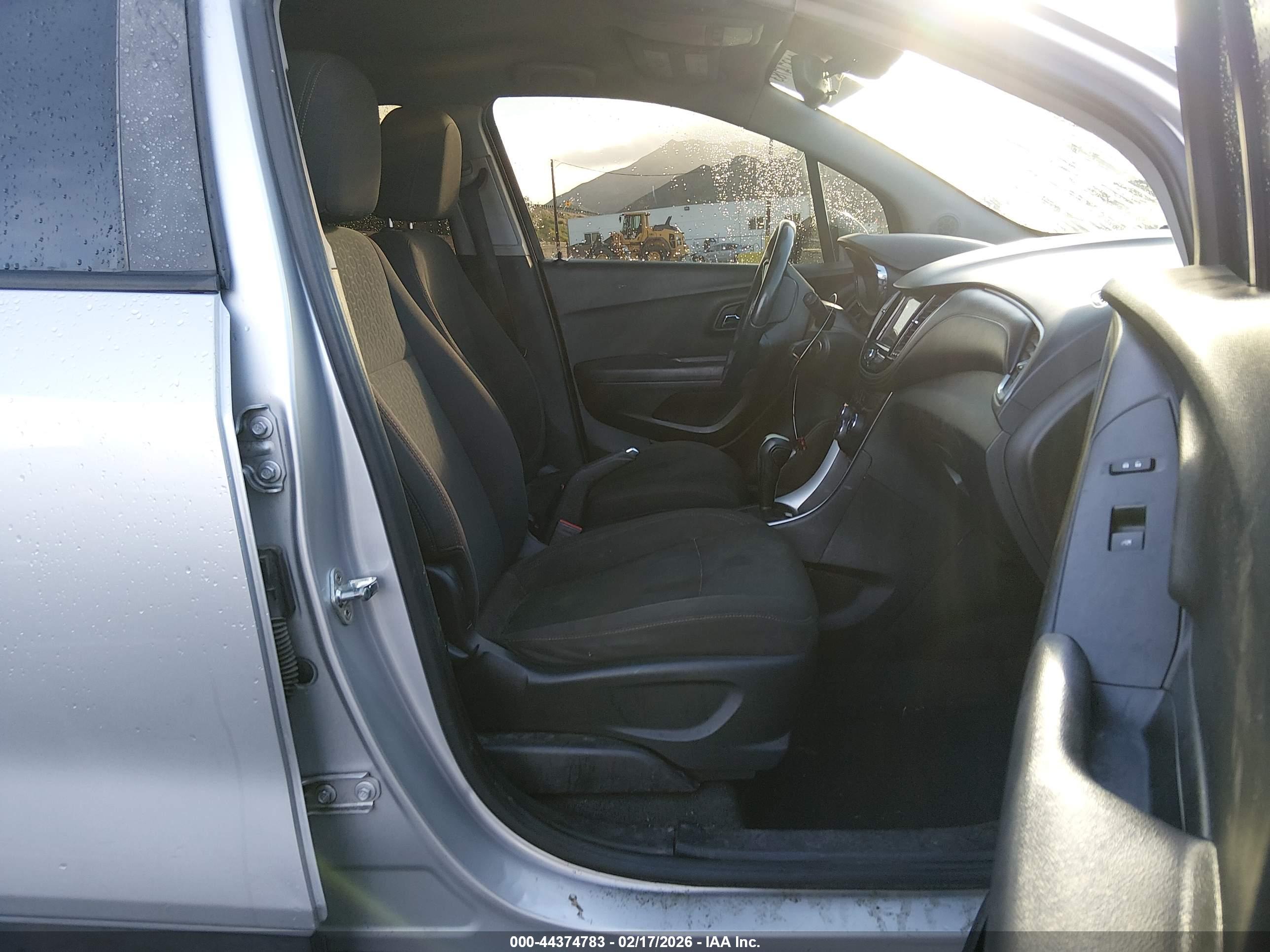 CHEVROLET TRAX image 5