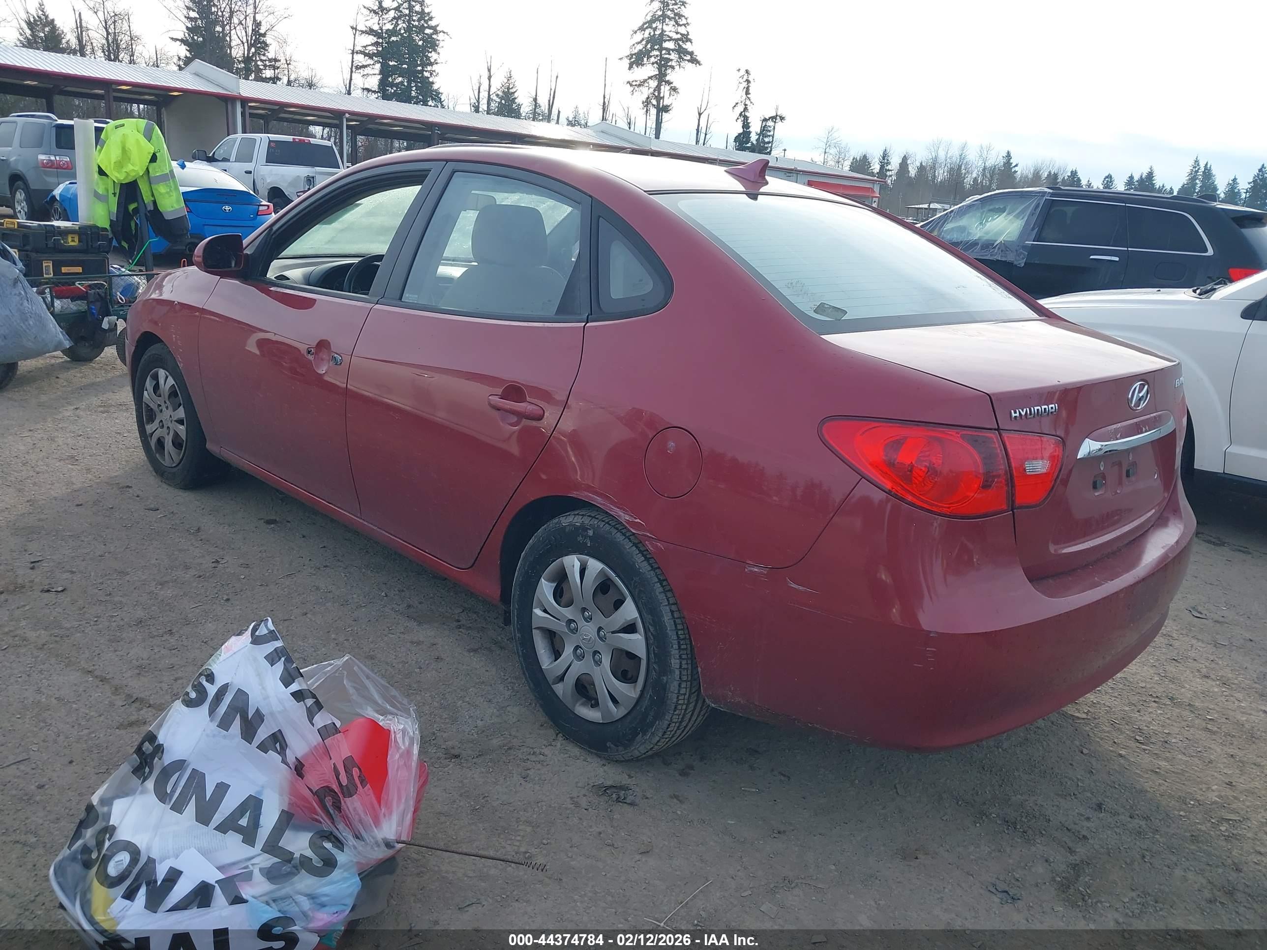 HYUNDAI ELANTRA image 3