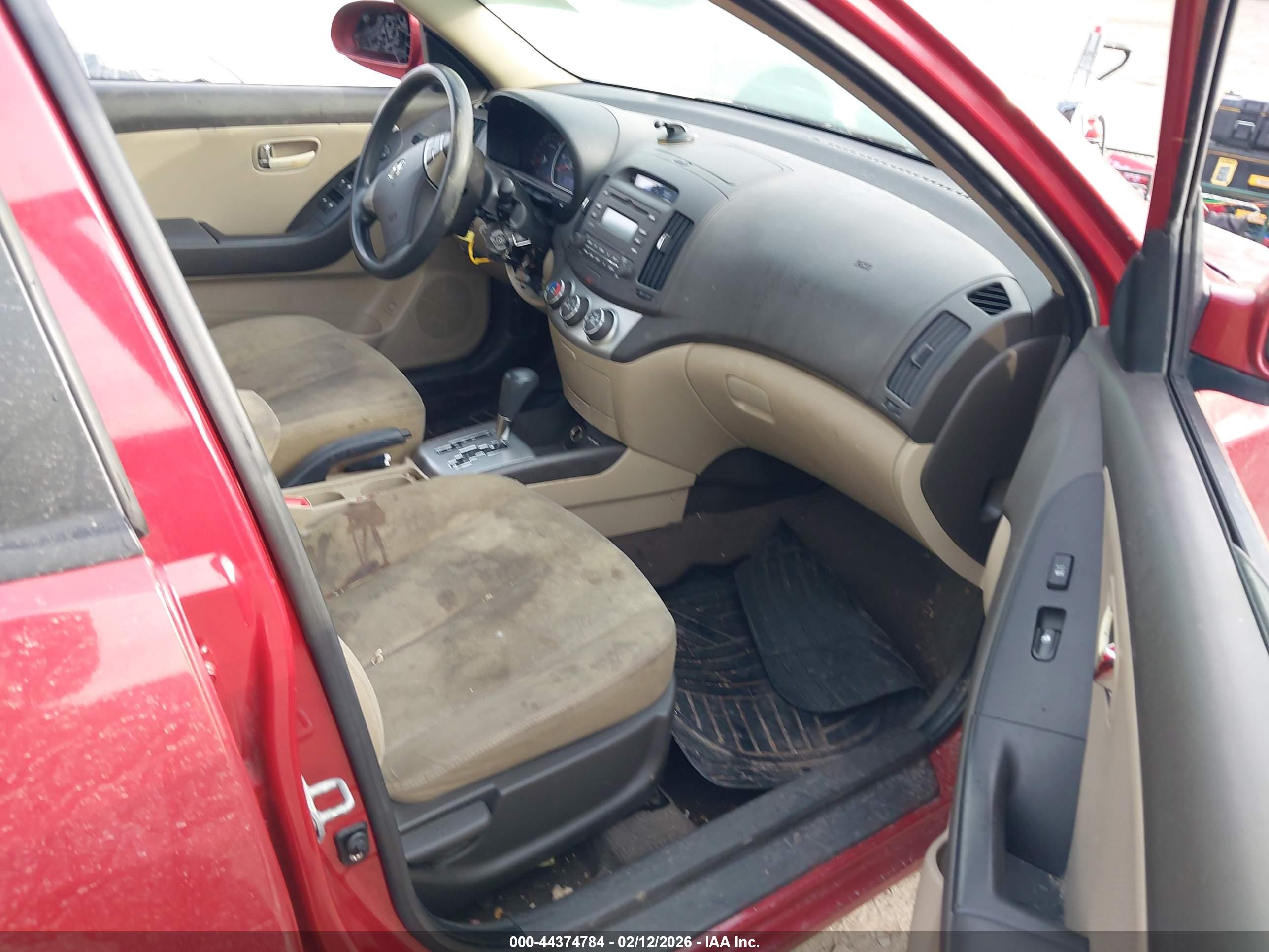 HYUNDAI ELANTRA image 5