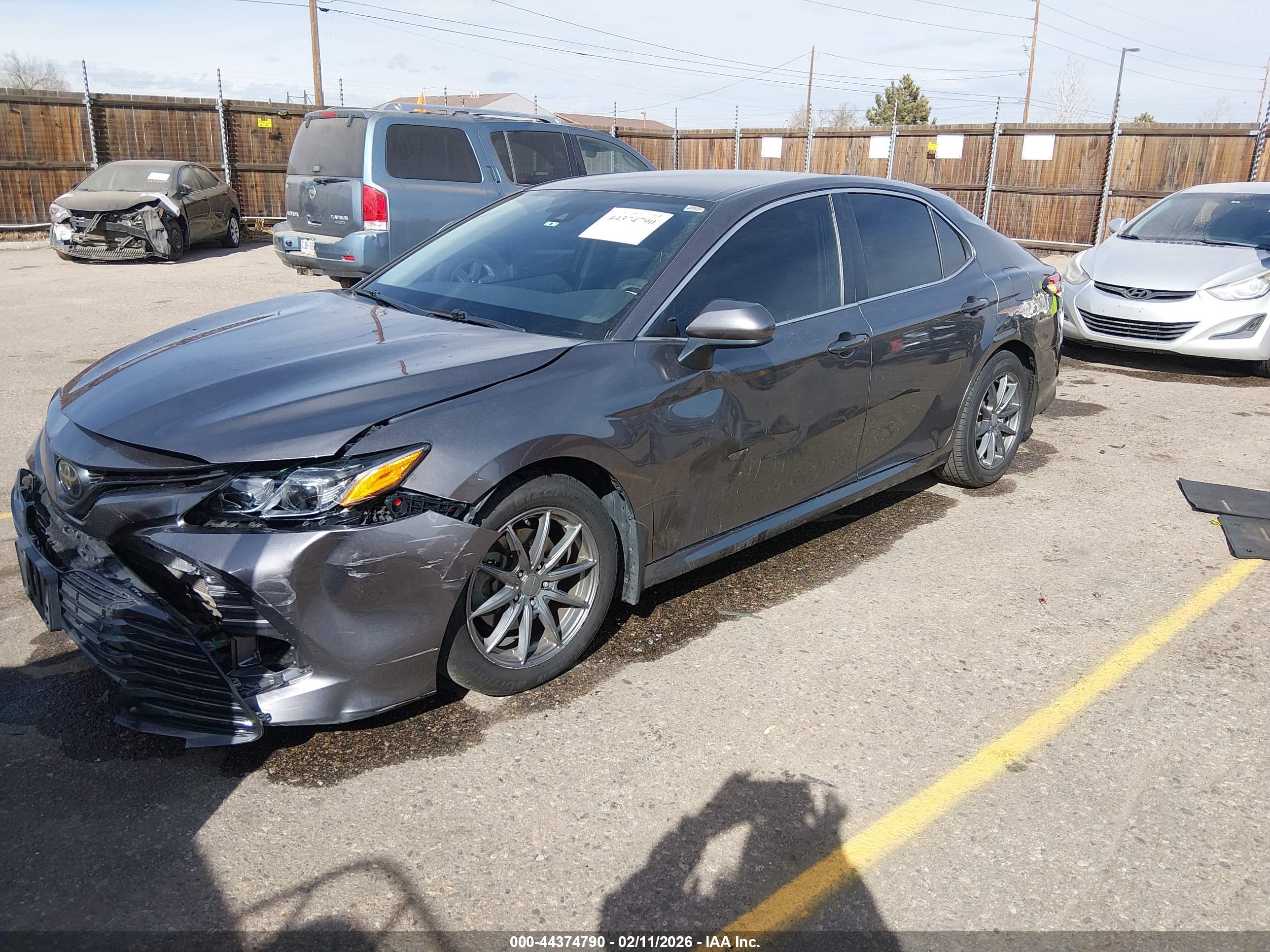 TOYOTA CAMRY image 2