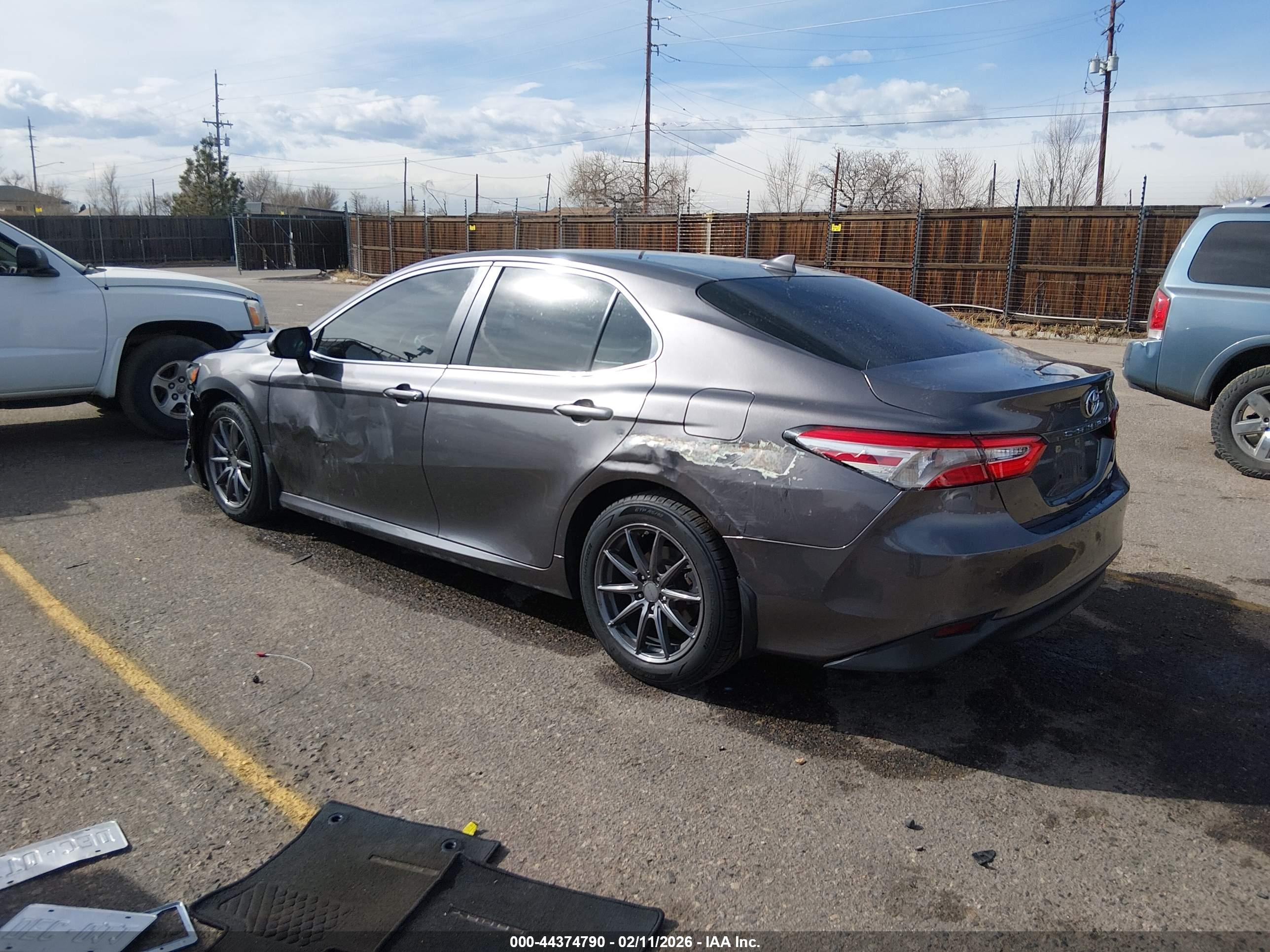 TOYOTA CAMRY image 3