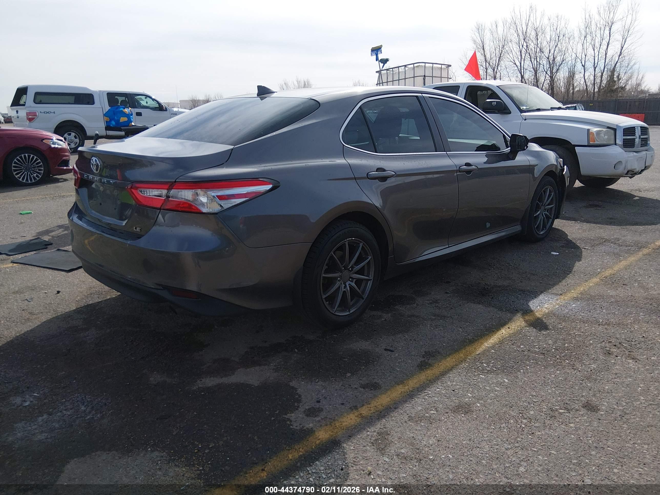 TOYOTA CAMRY image 4