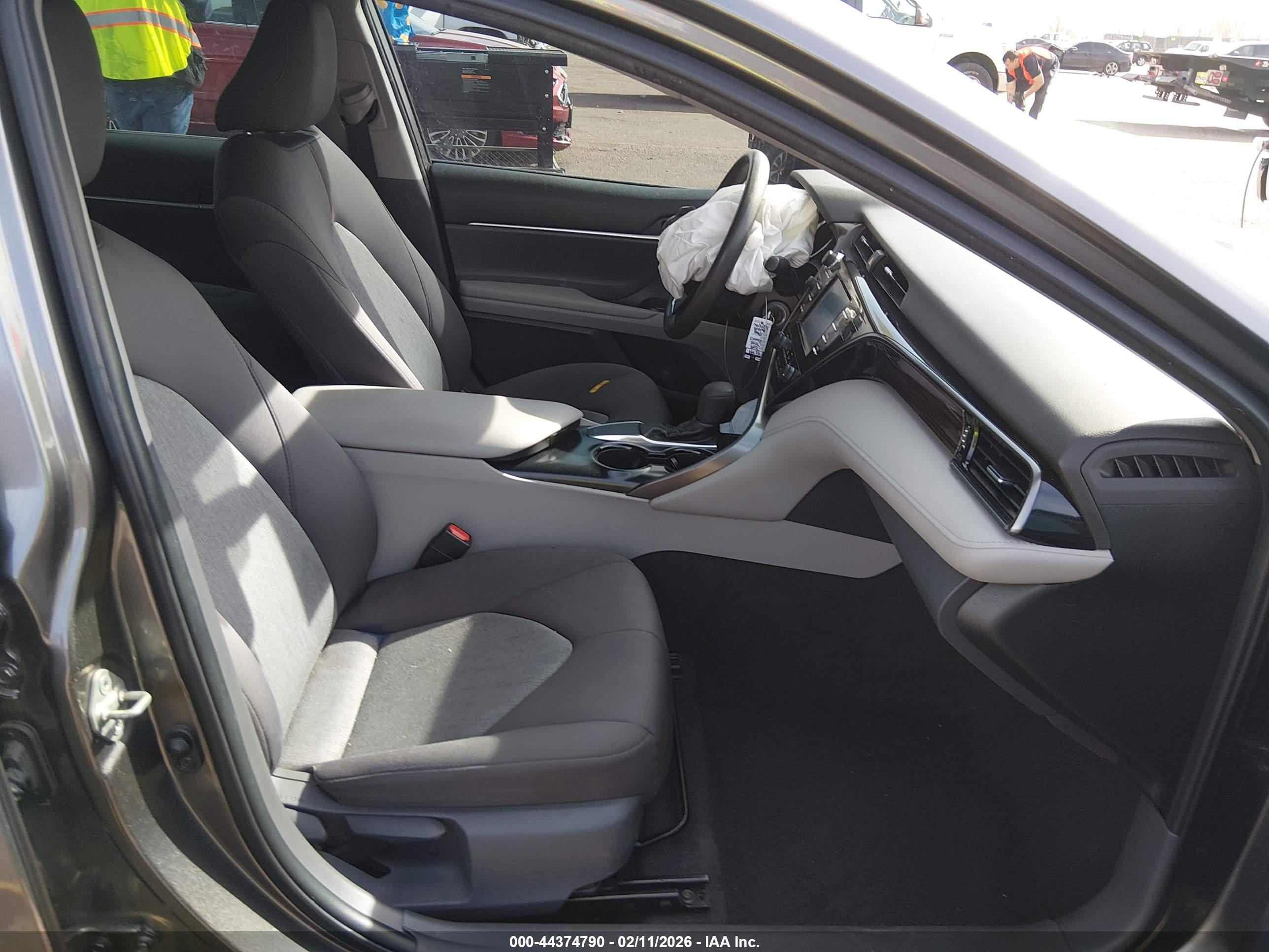 TOYOTA CAMRY image 5