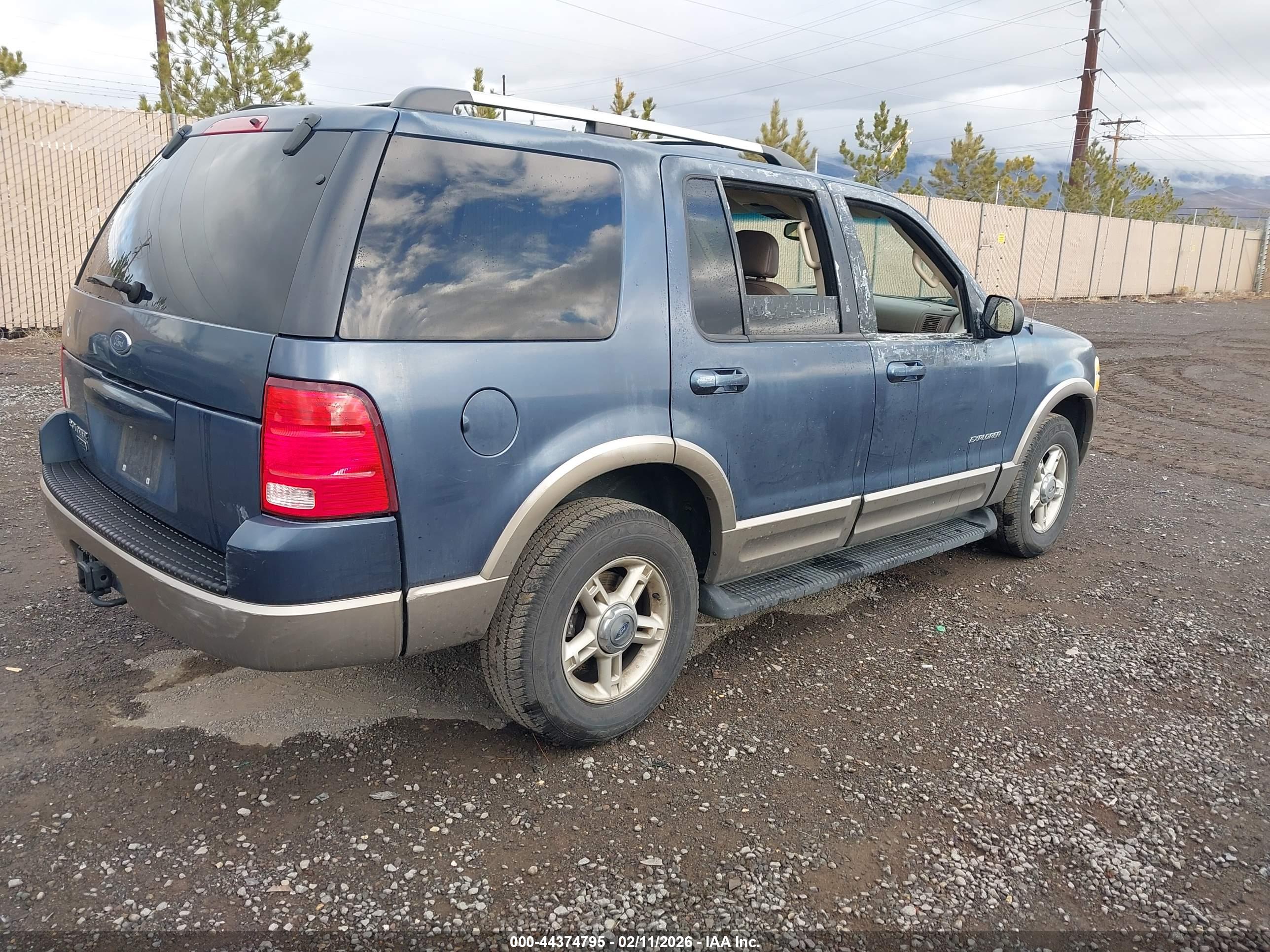 FORD EXPLORER image 4