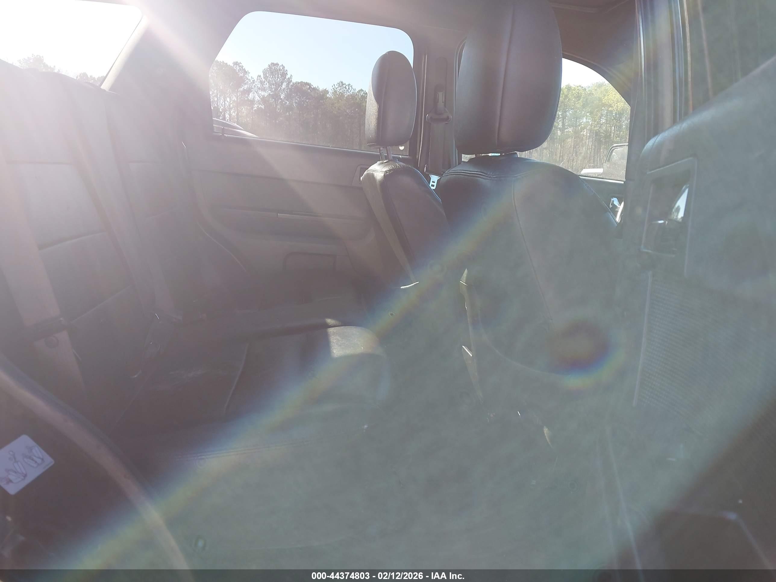 FORD ESCAPE image 8