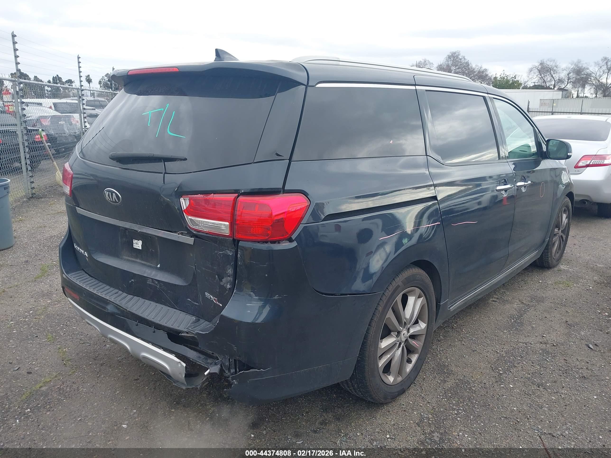 KIA SEDONA image 4