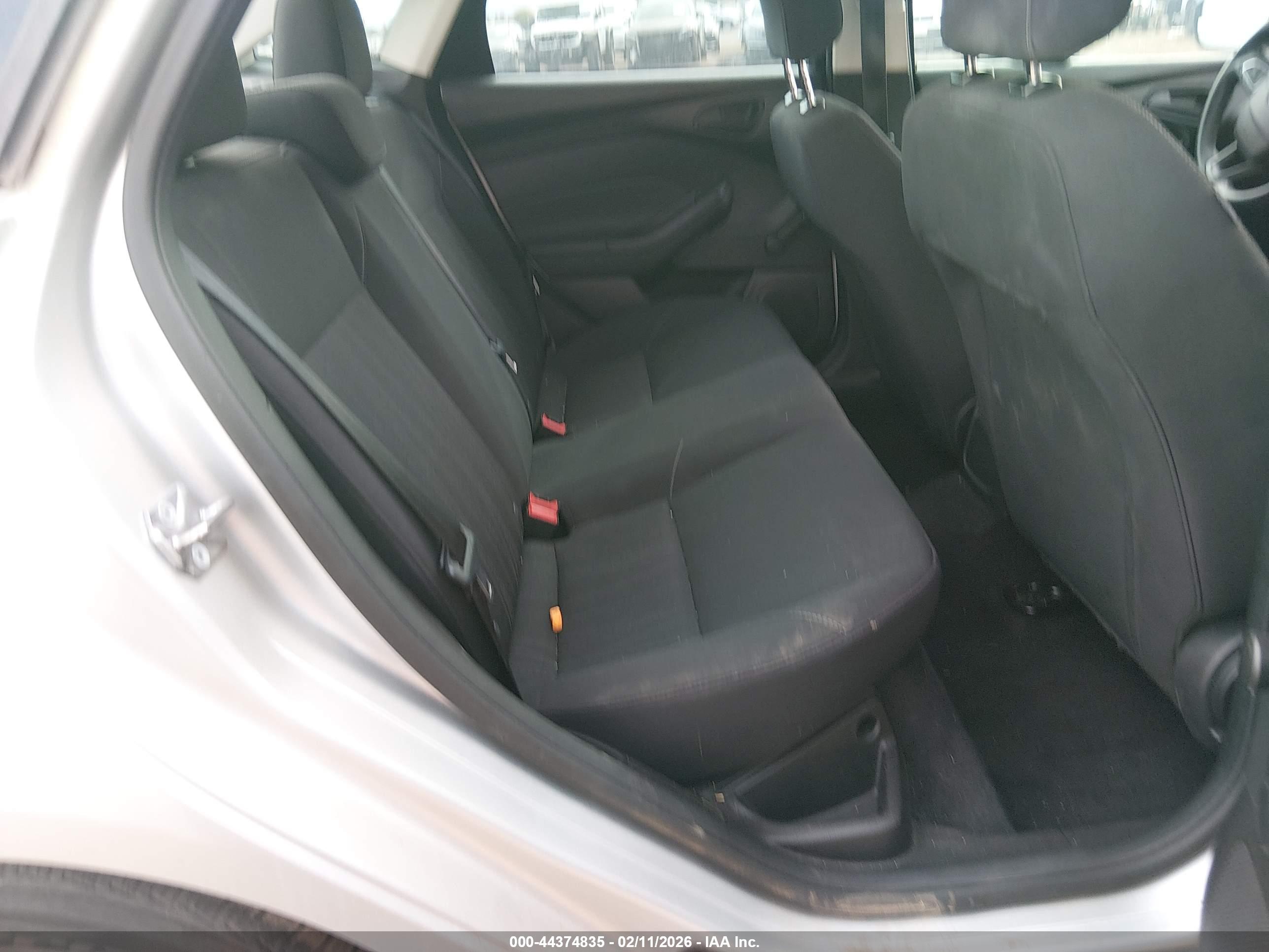 FORD FOCUS image 8