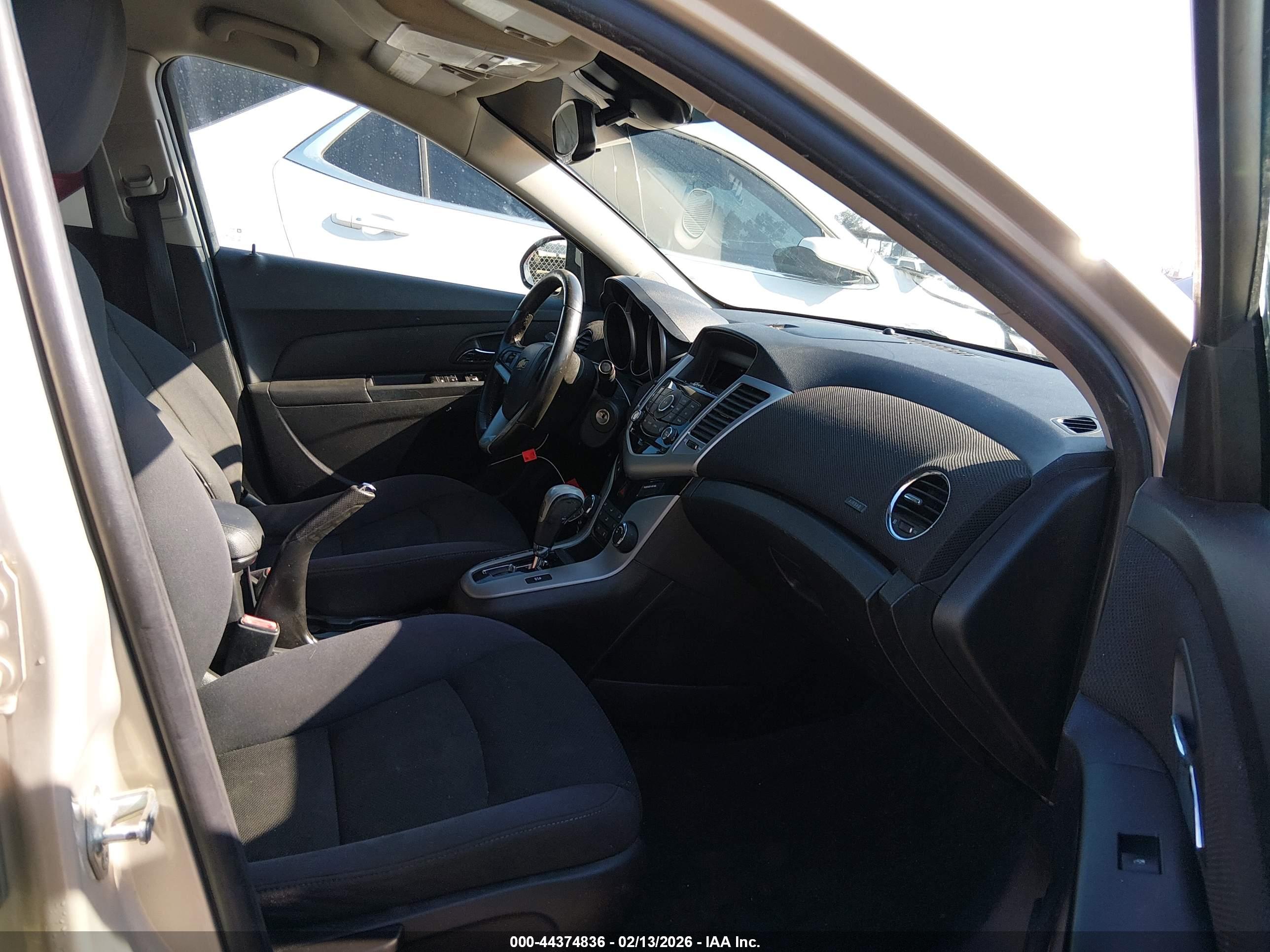 CHEVROLET CRUZE image 5