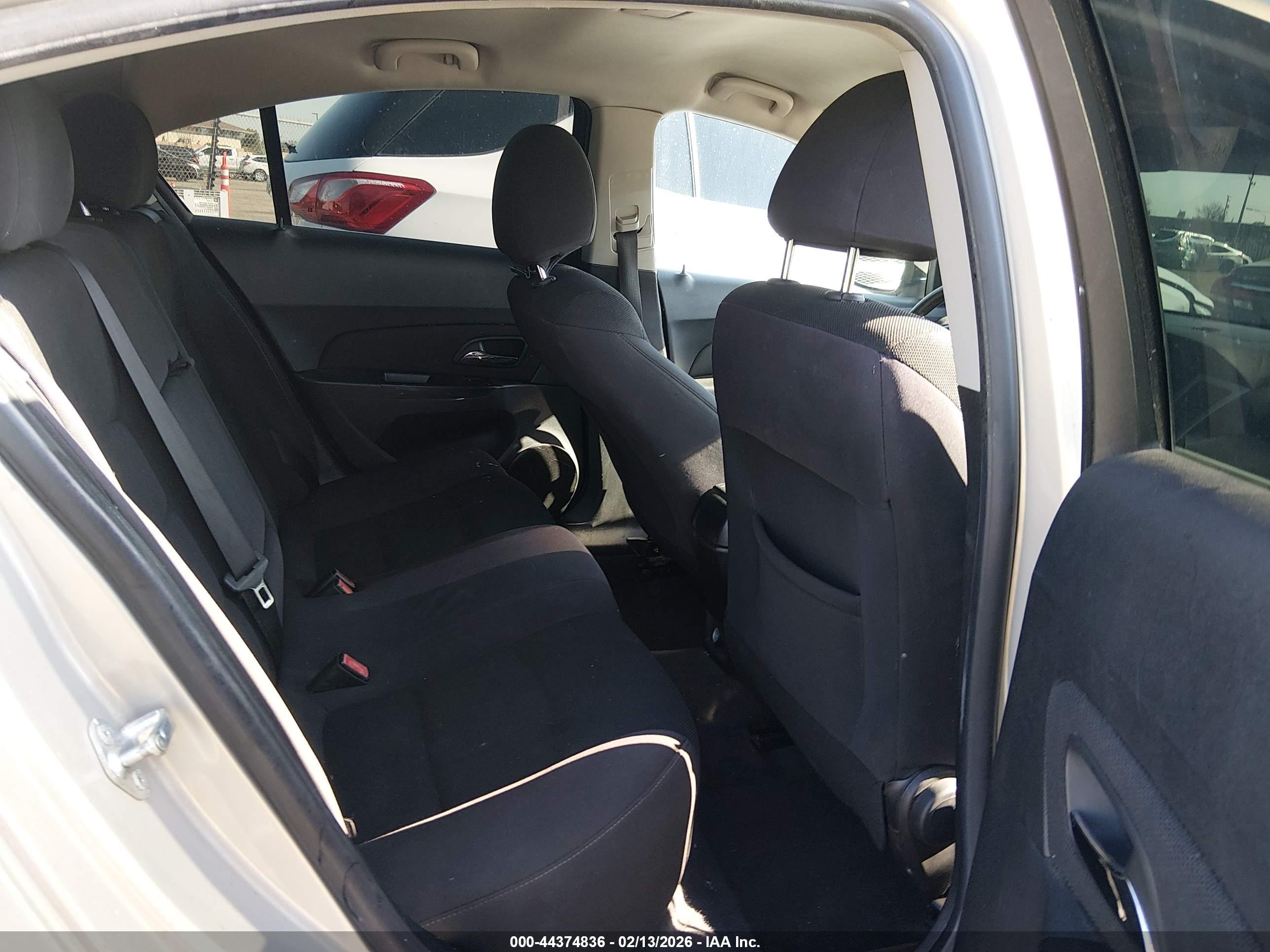 CHEVROLET CRUZE image 8