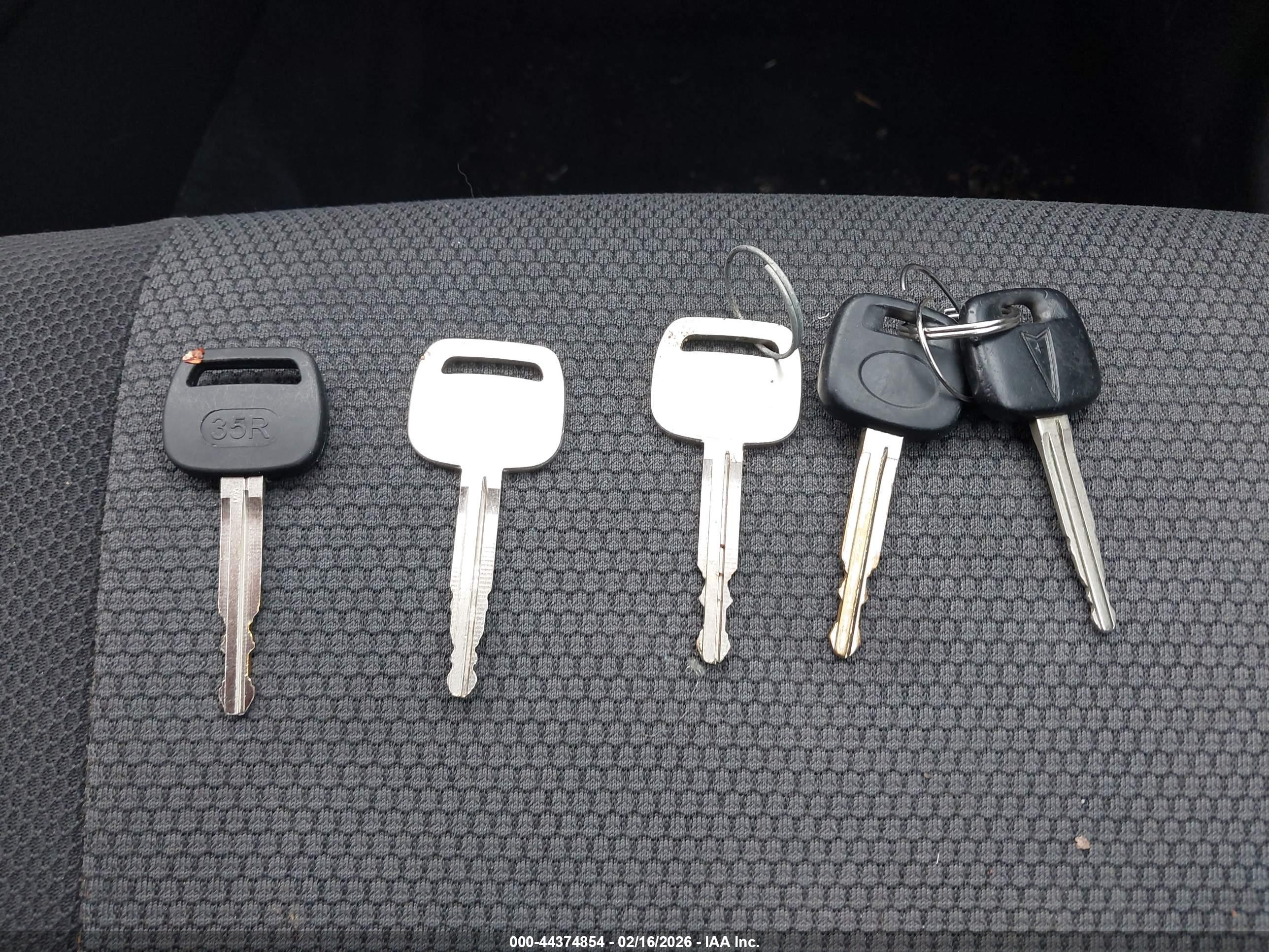 PONTIAC VIBE image 11