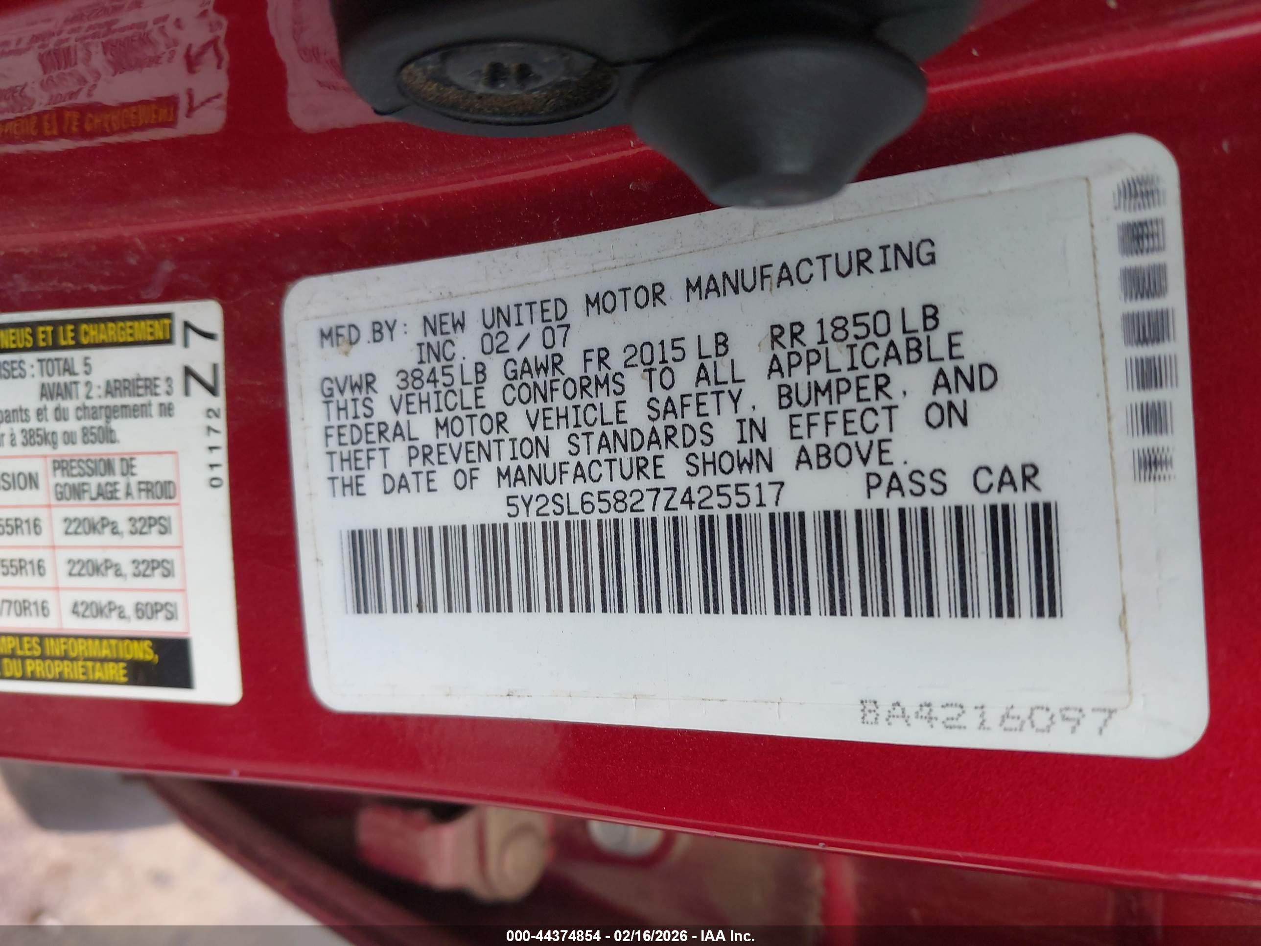 PONTIAC VIBE image 9