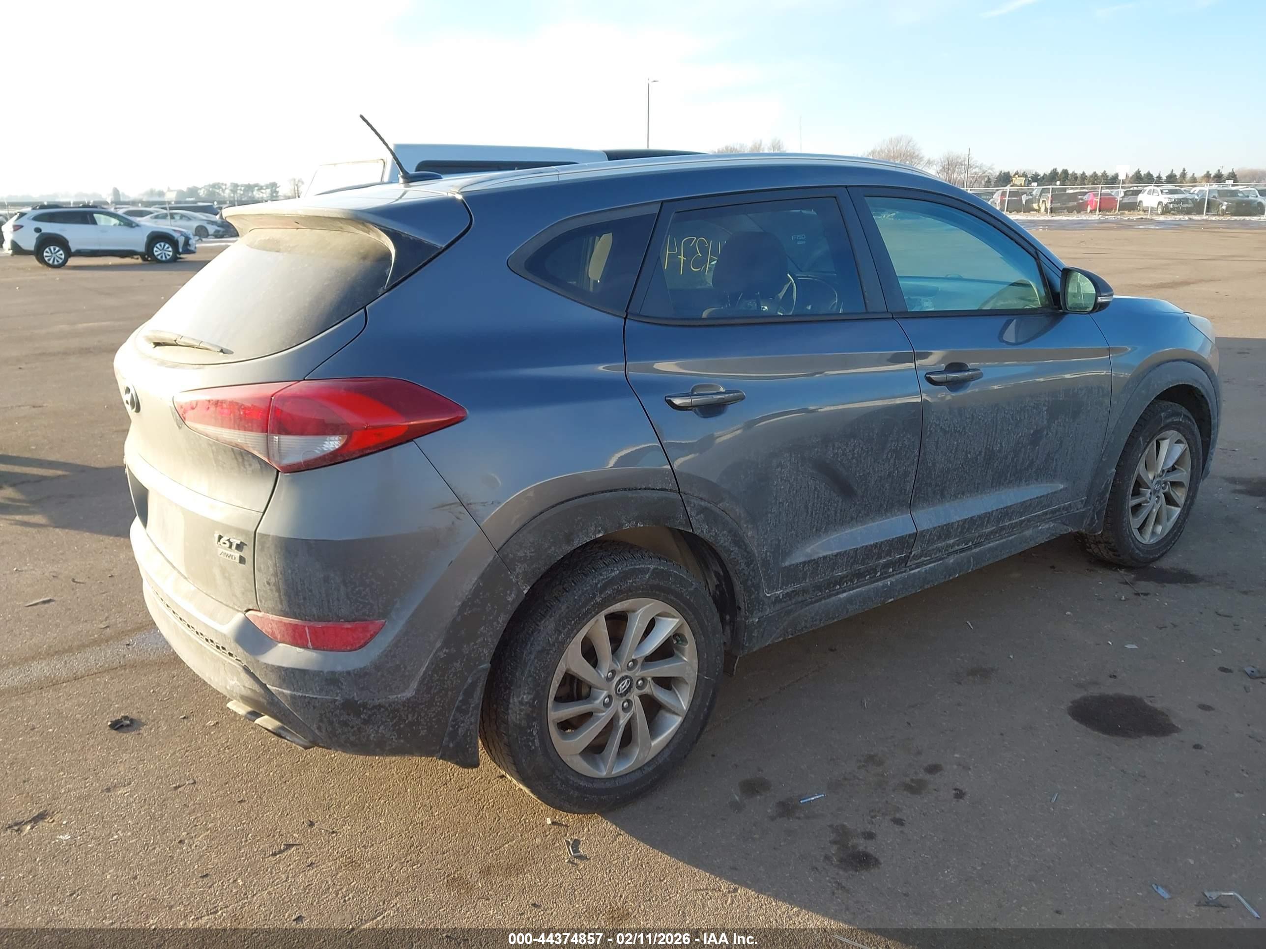 HYUNDAI TUCSON image 4