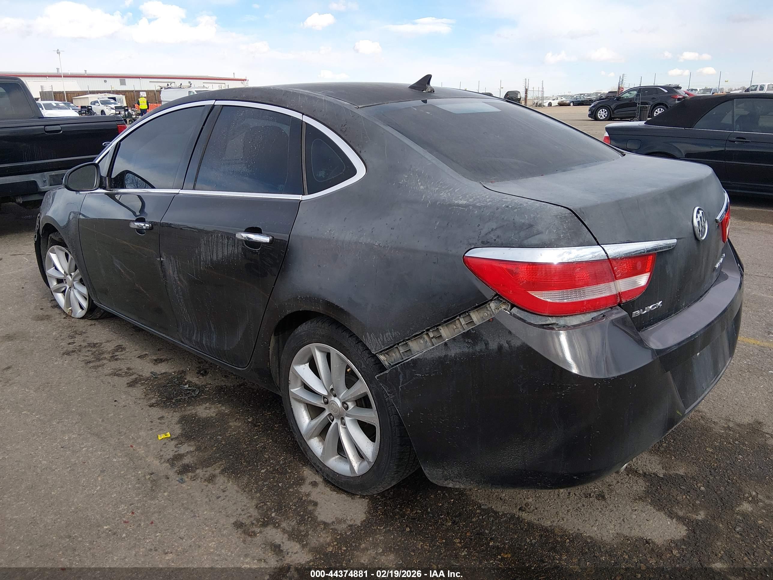 BUICK VERANO image 3