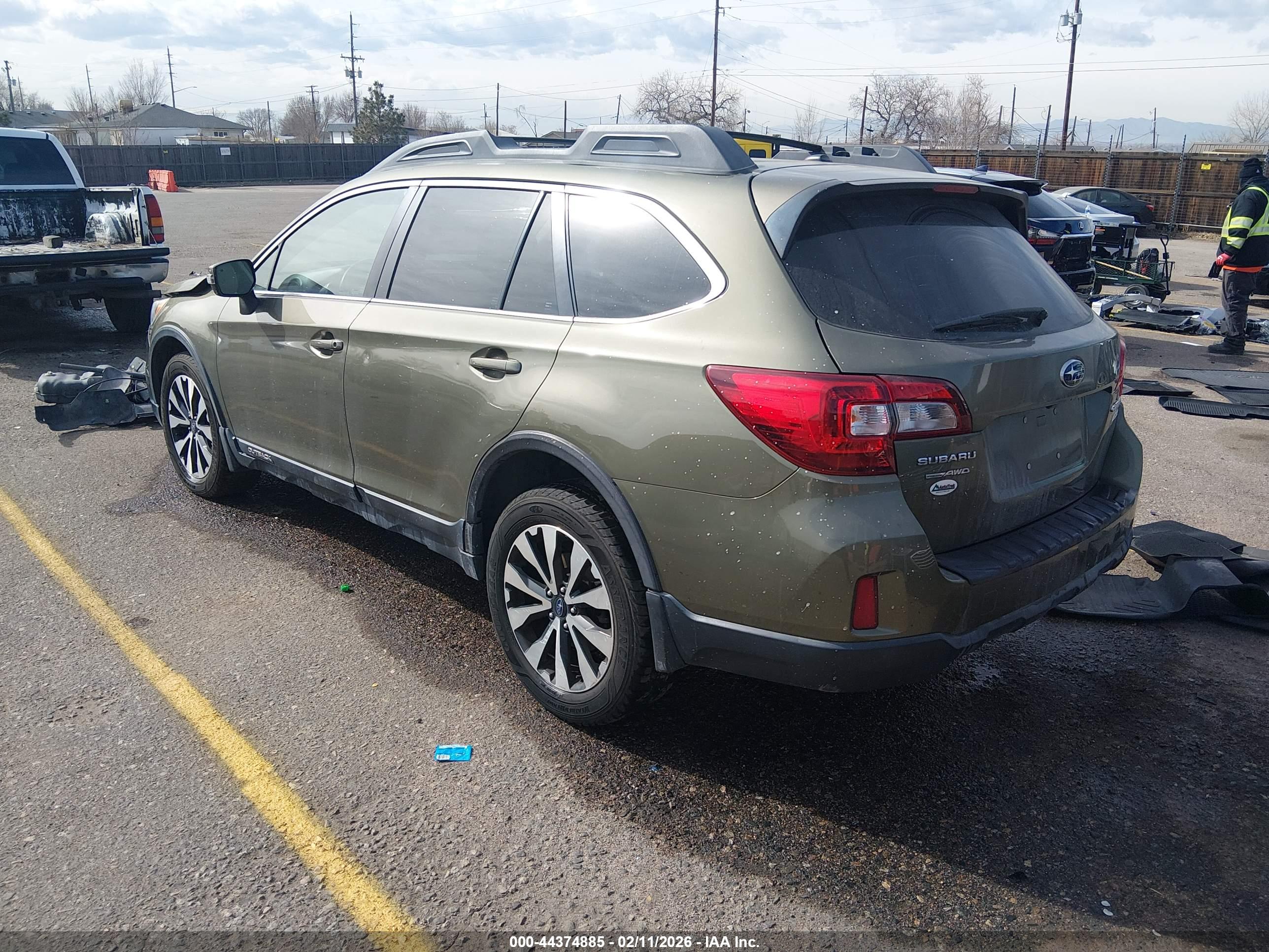 SUBARU OUTBACK image 3
