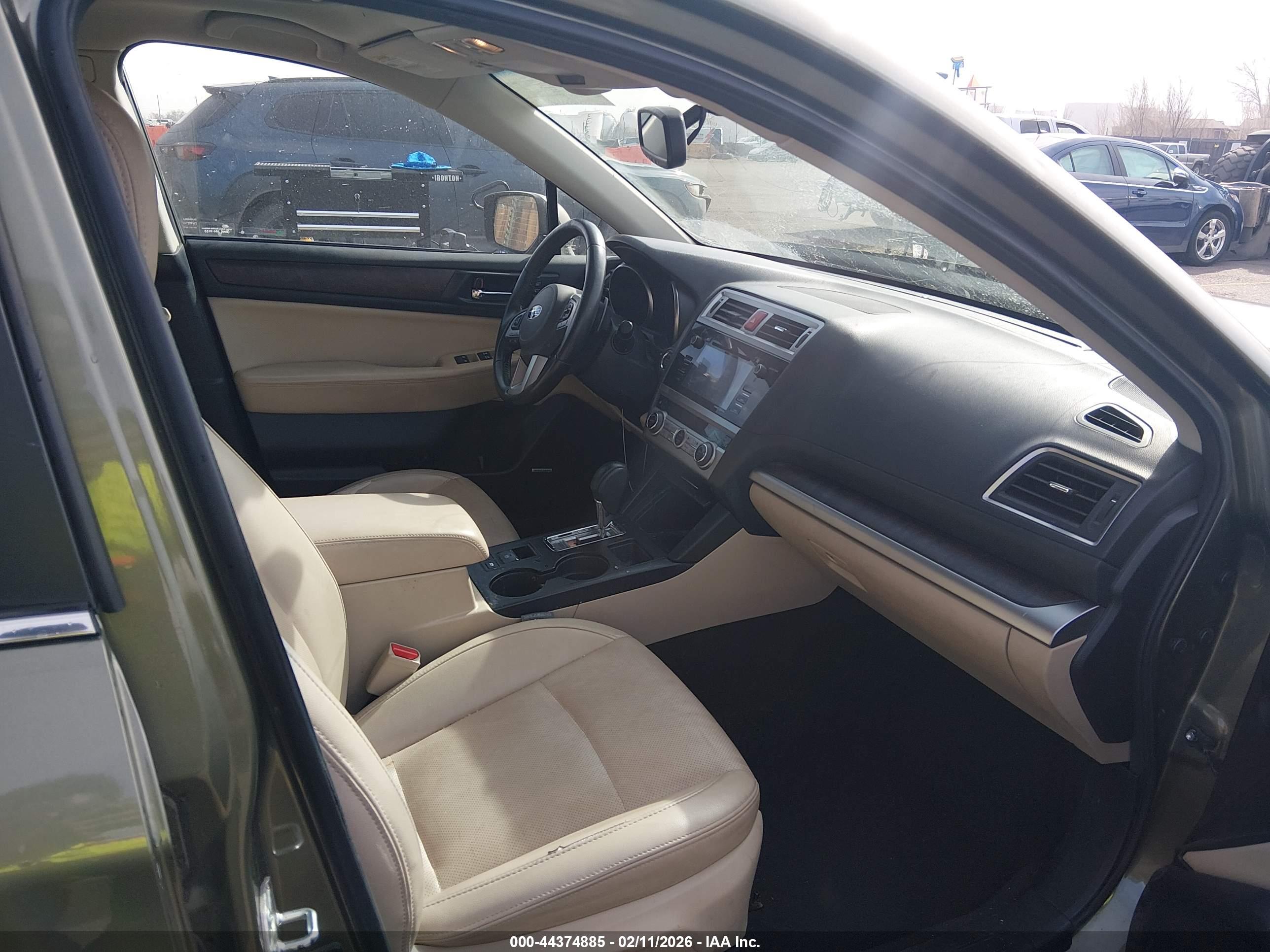 SUBARU OUTBACK image 5