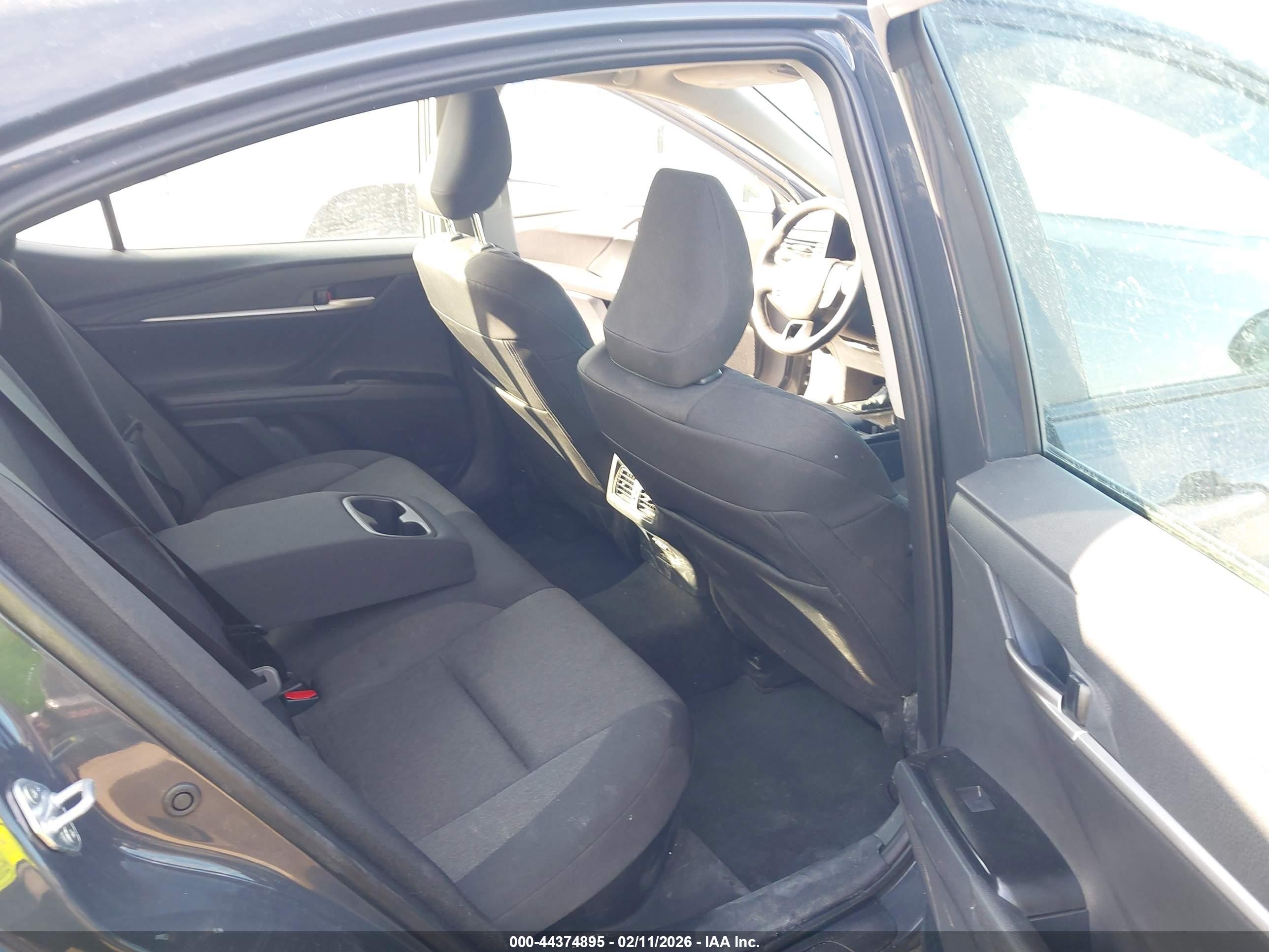 TOYOTA CAMRY image 8