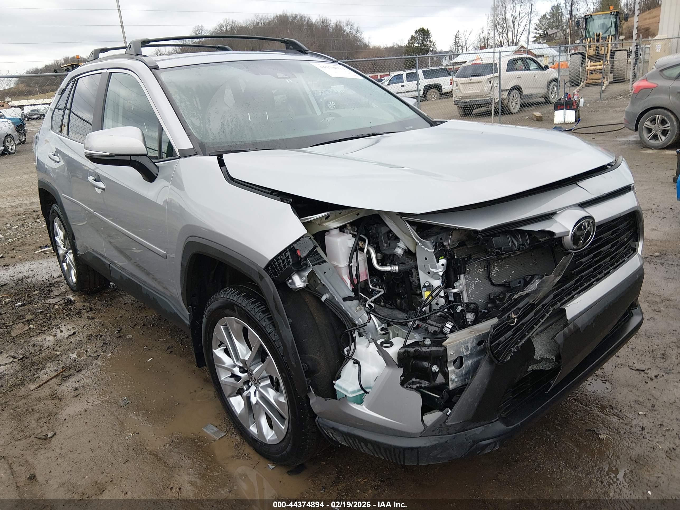 TOYOTA RAV4 image 6