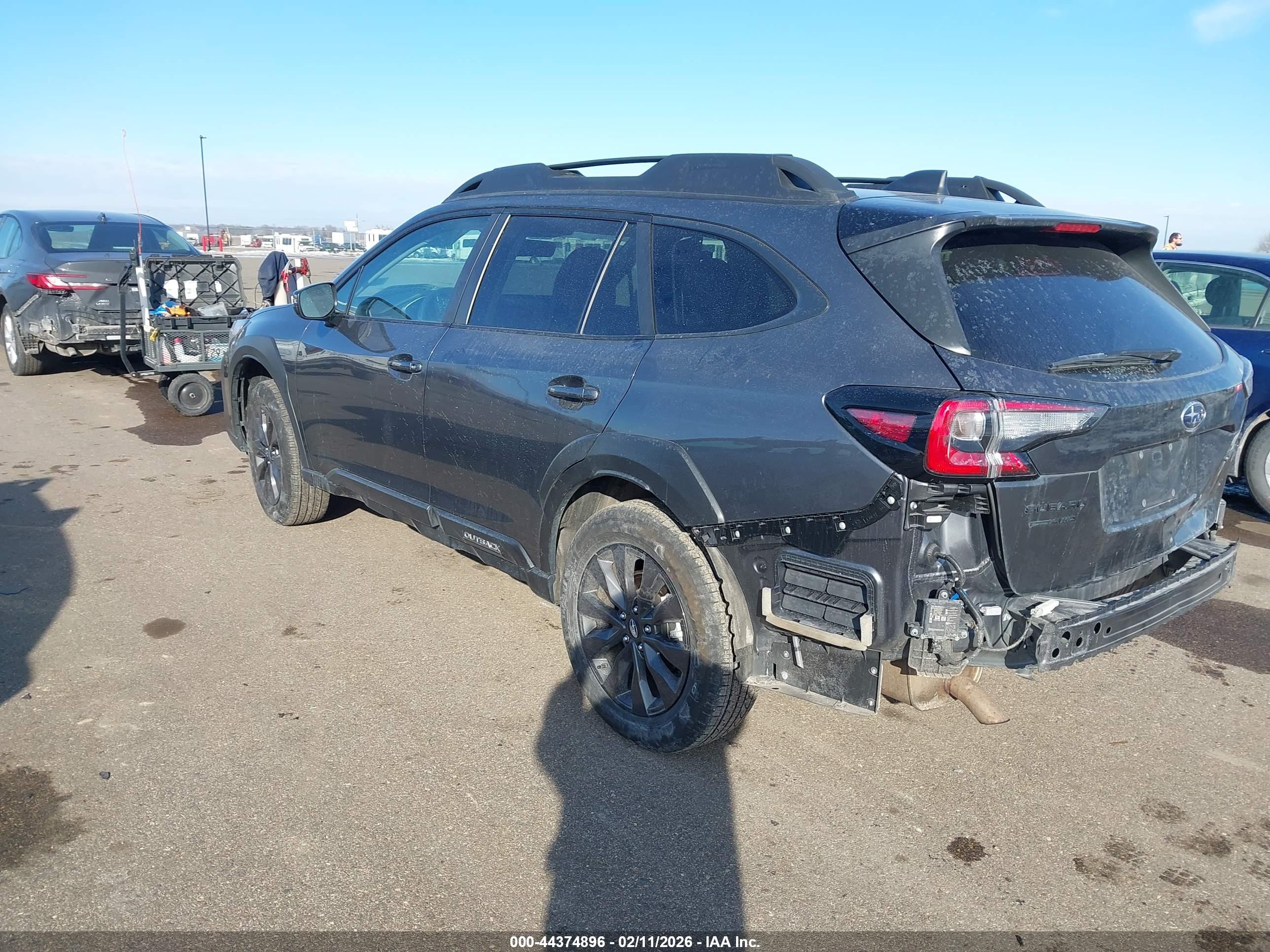 SUBARU OUTBACK image 3