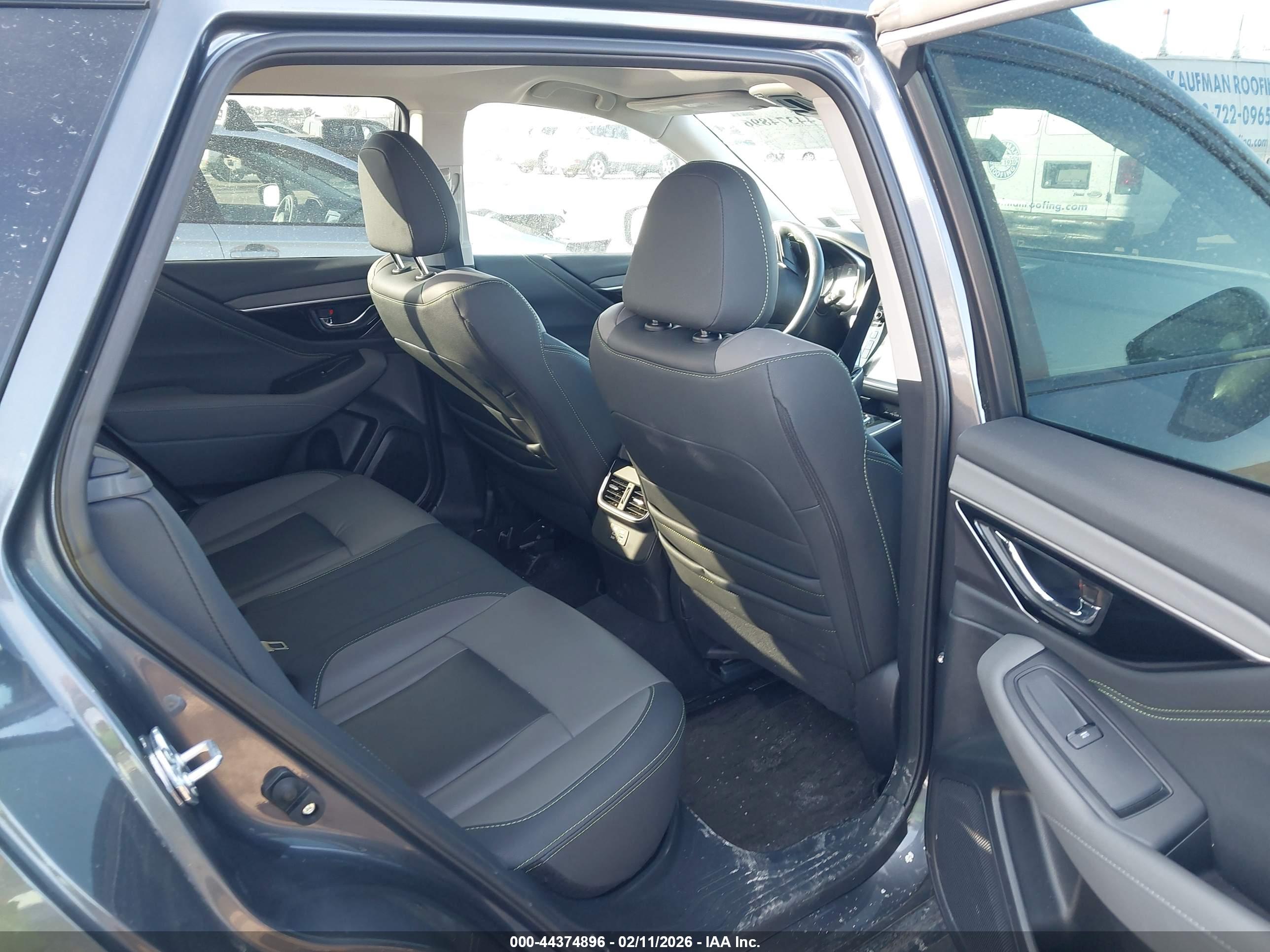 SUBARU OUTBACK image 8