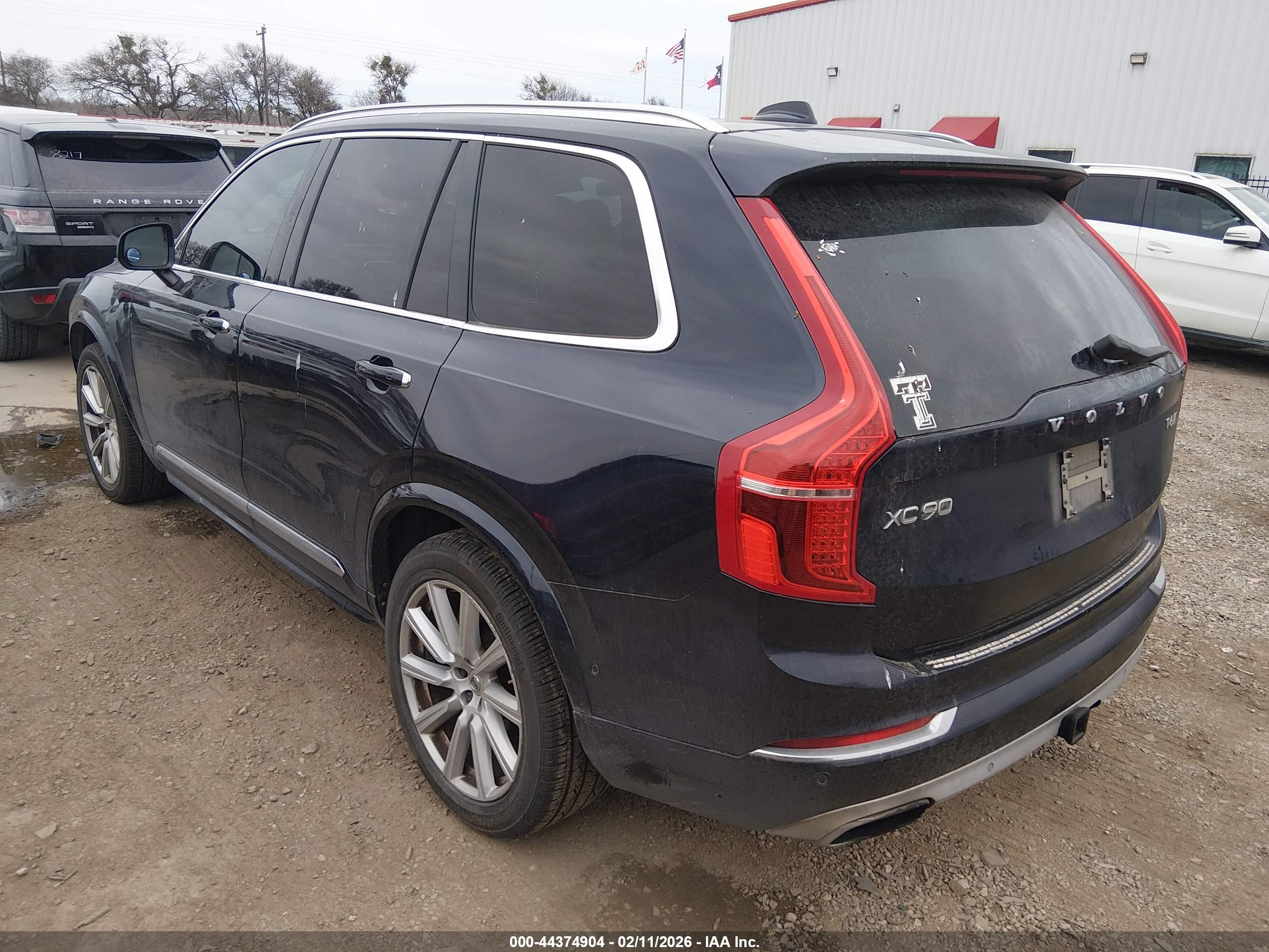 VOLVO XC90 image 3