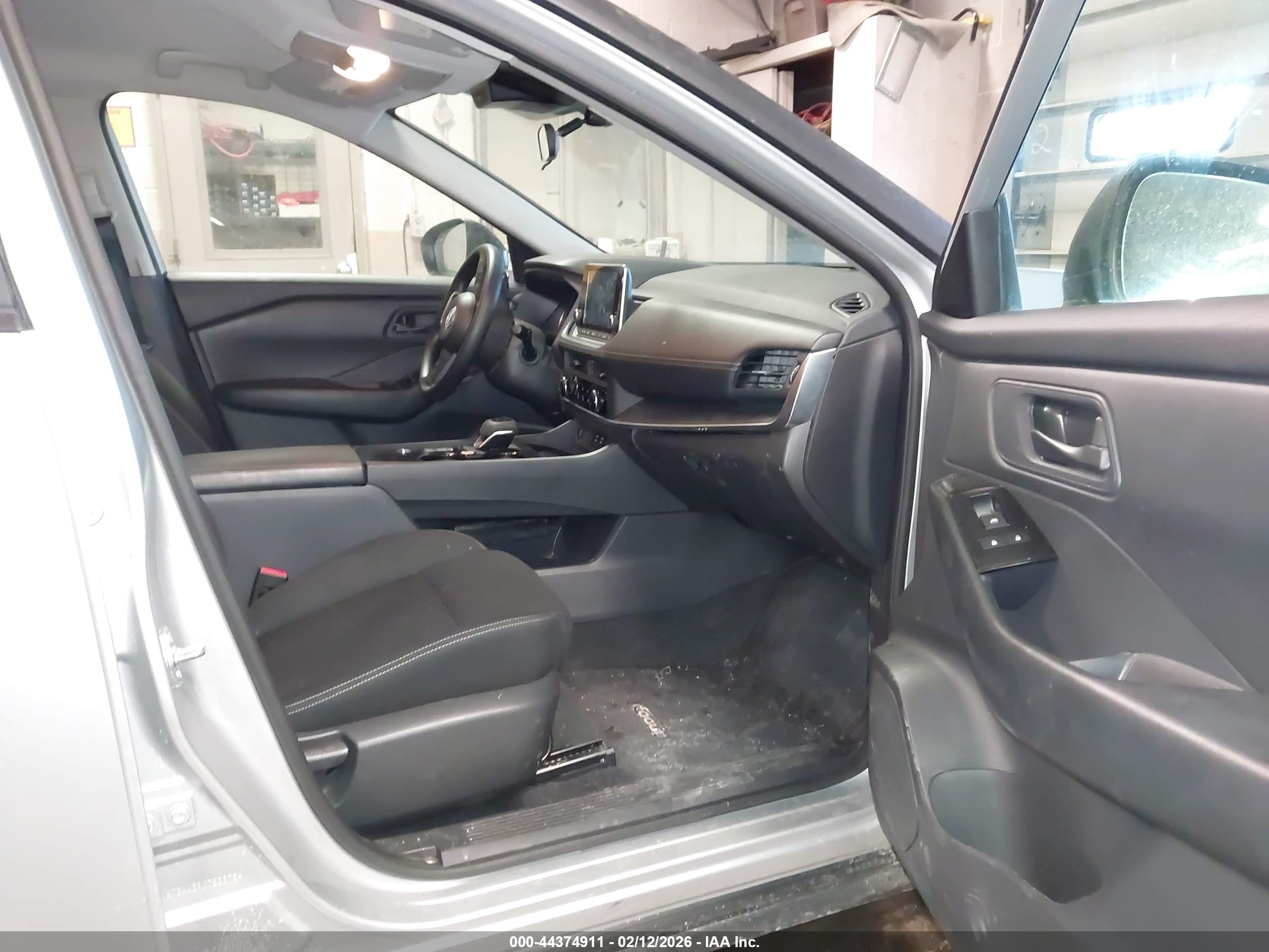 NISSAN ROGUE image 5