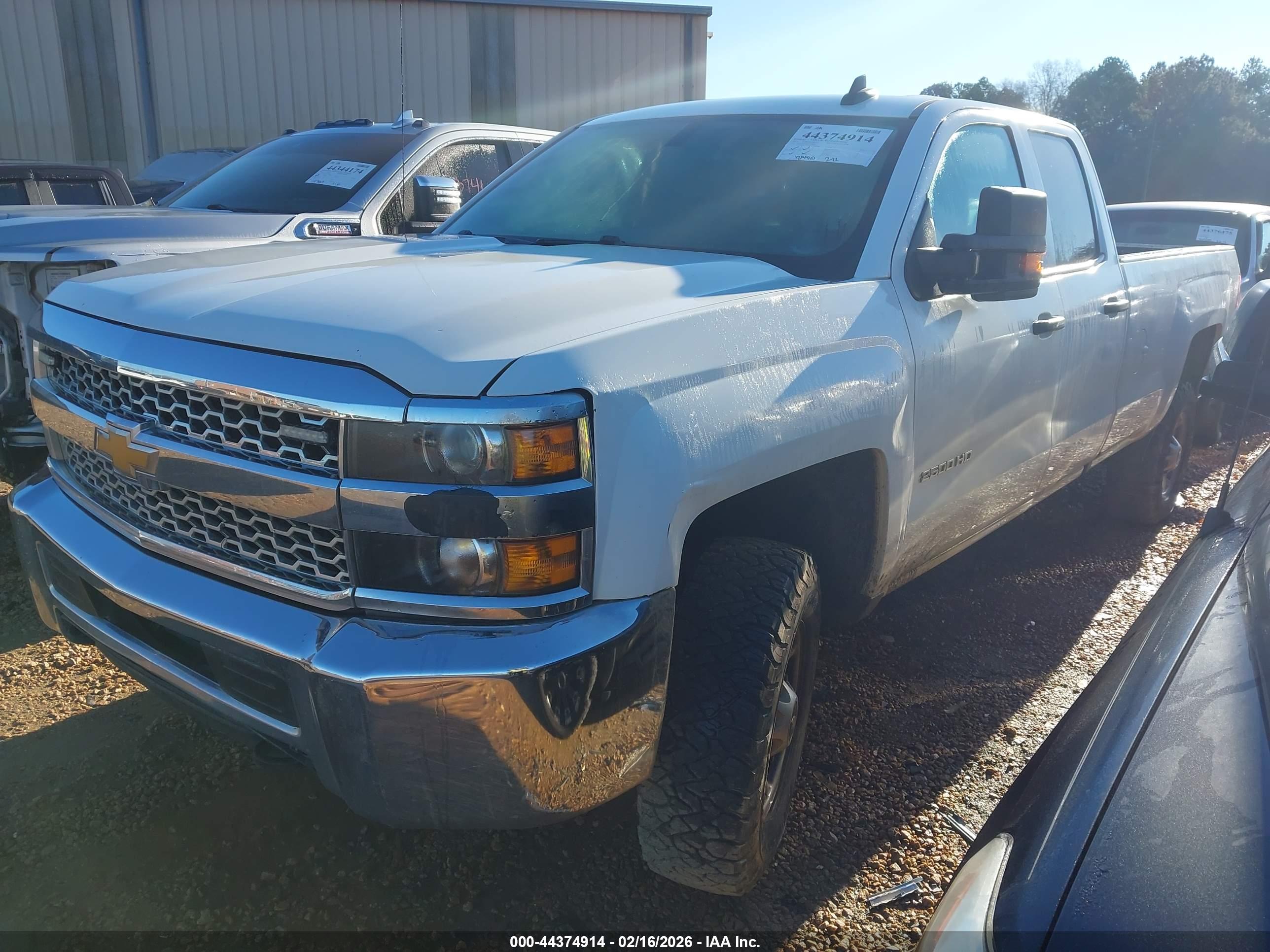 CHEVROLET SILVERADO image 2