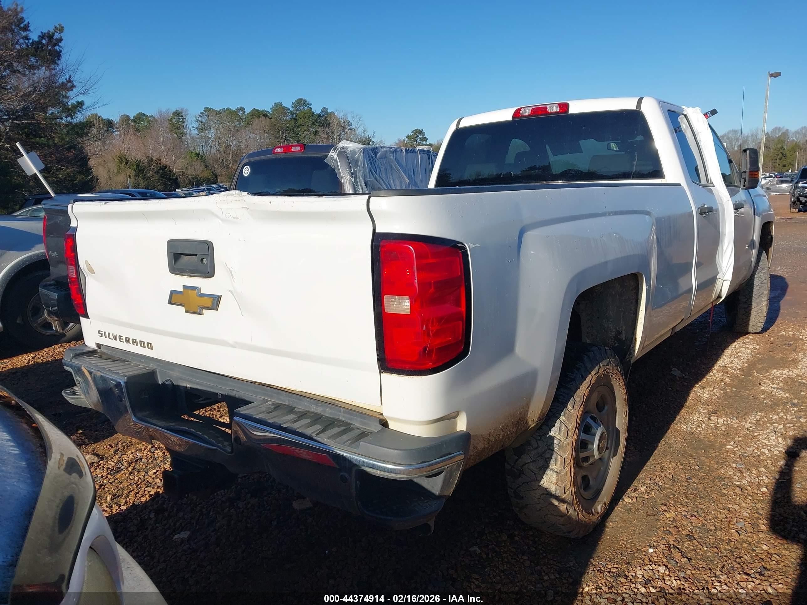 CHEVROLET SILVERADO image 4