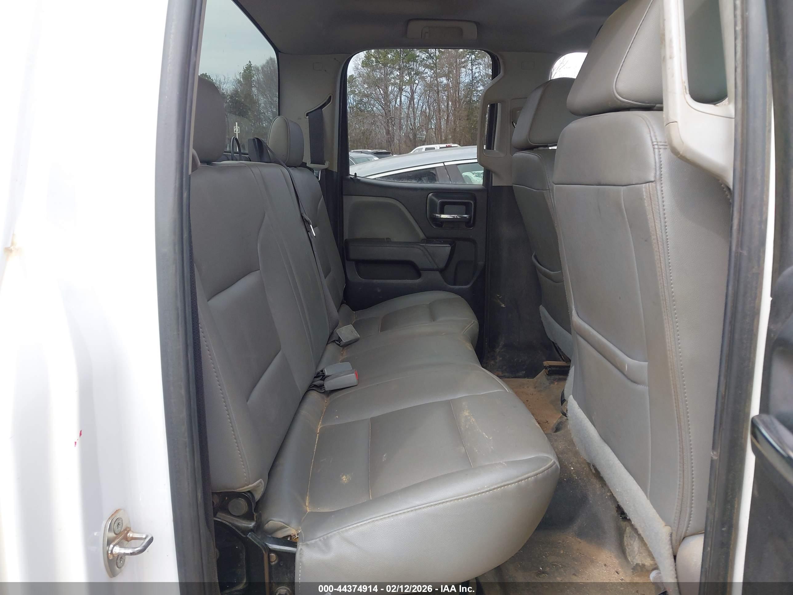 CHEVROLET SILVERADO image 8