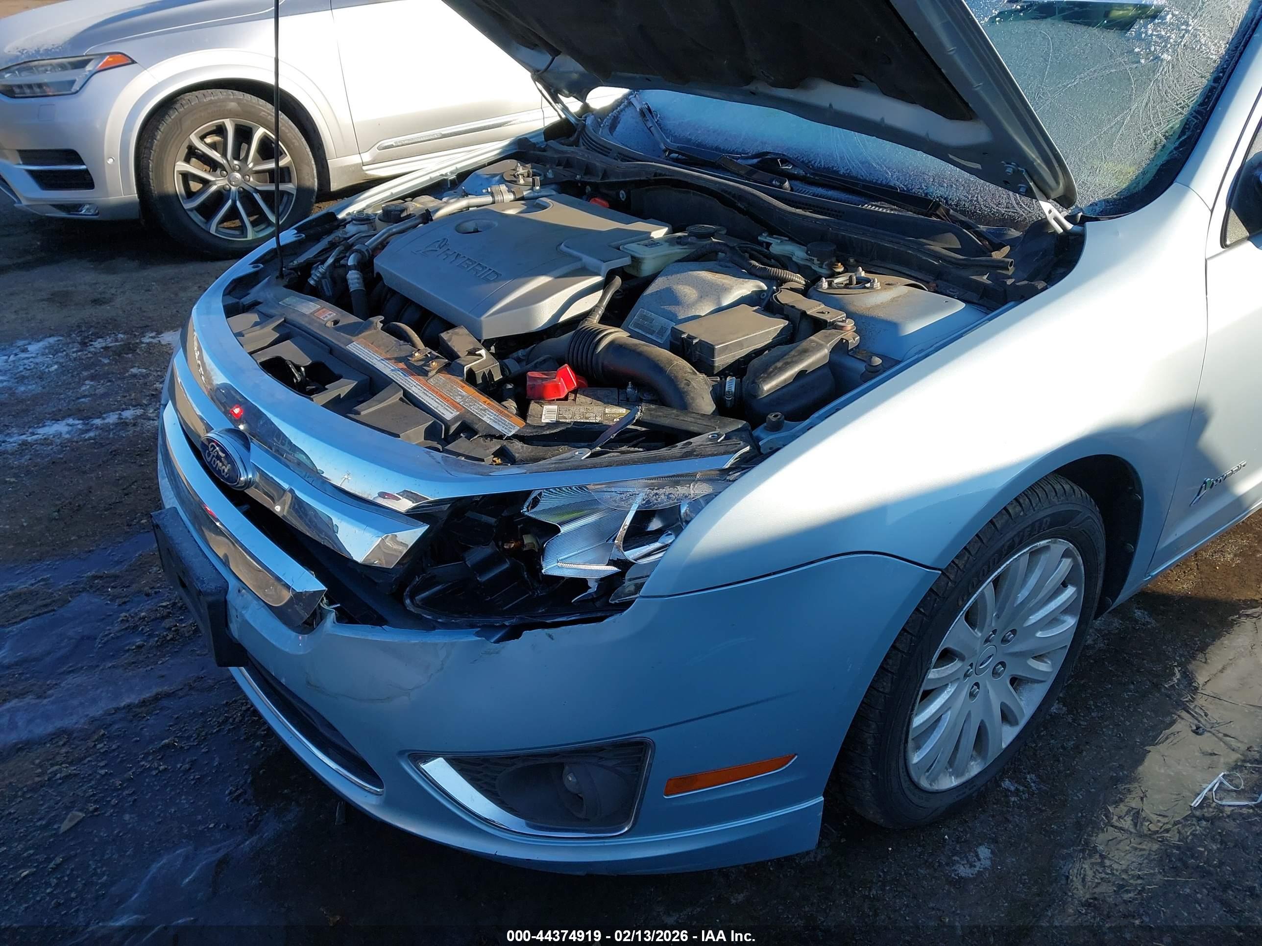 FORD FUSION image 6