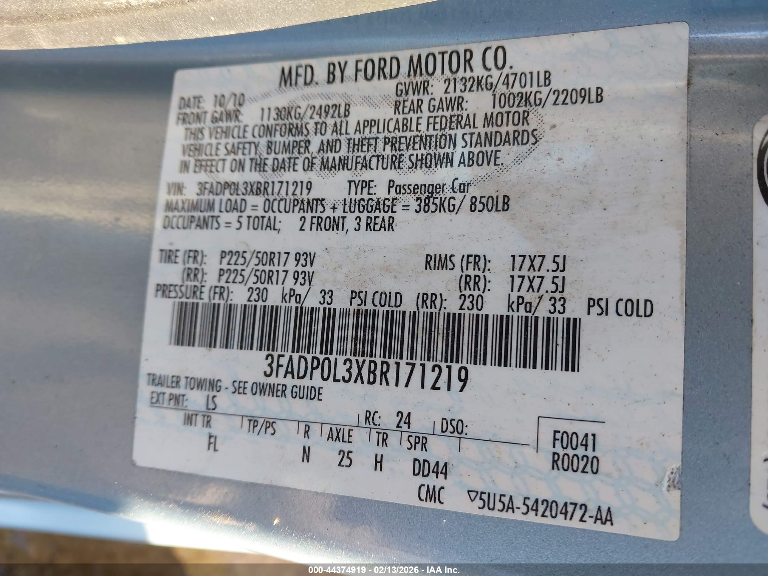 FORD FUSION image 9