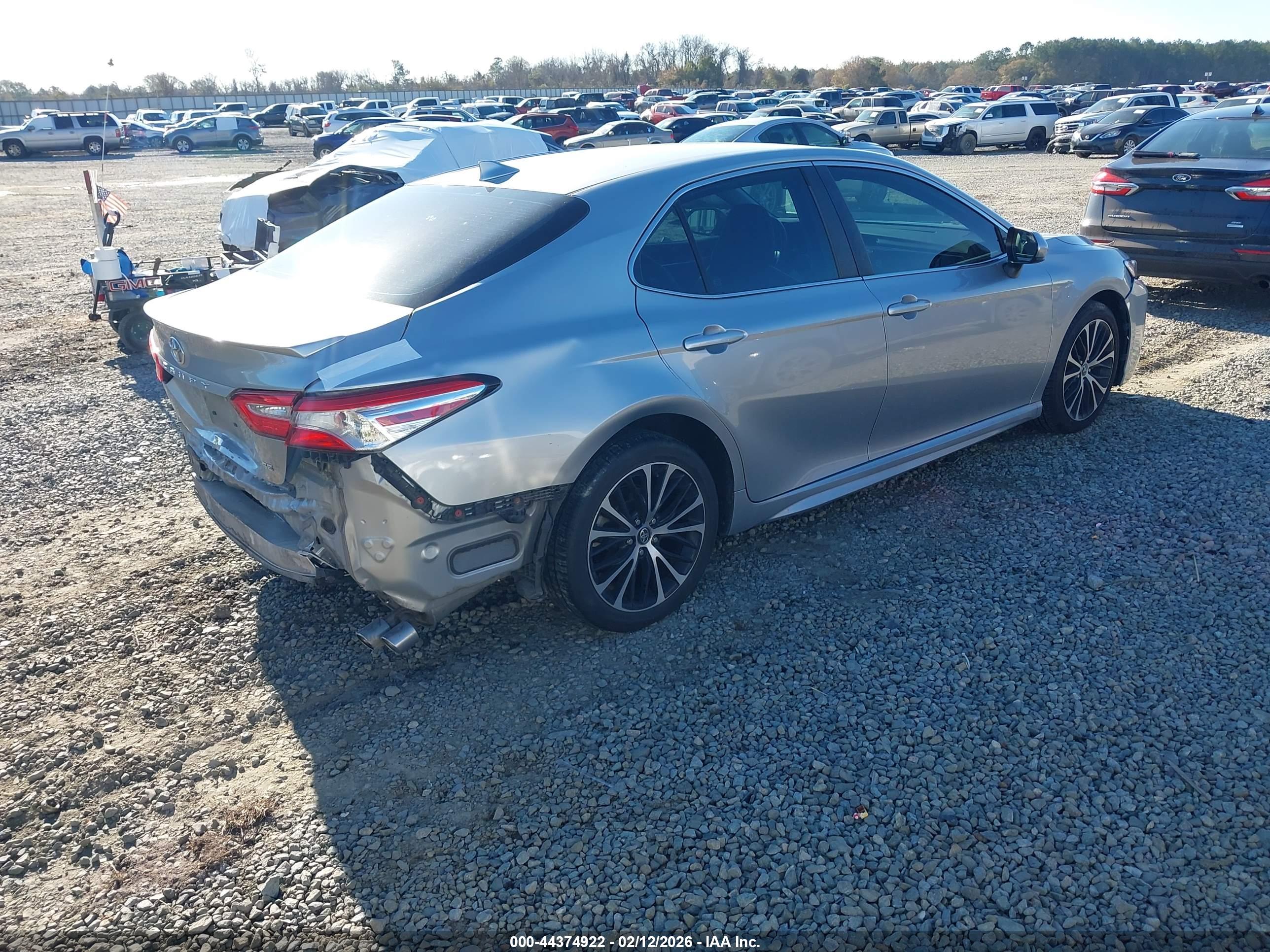 TOYOTA CAMRY image 4