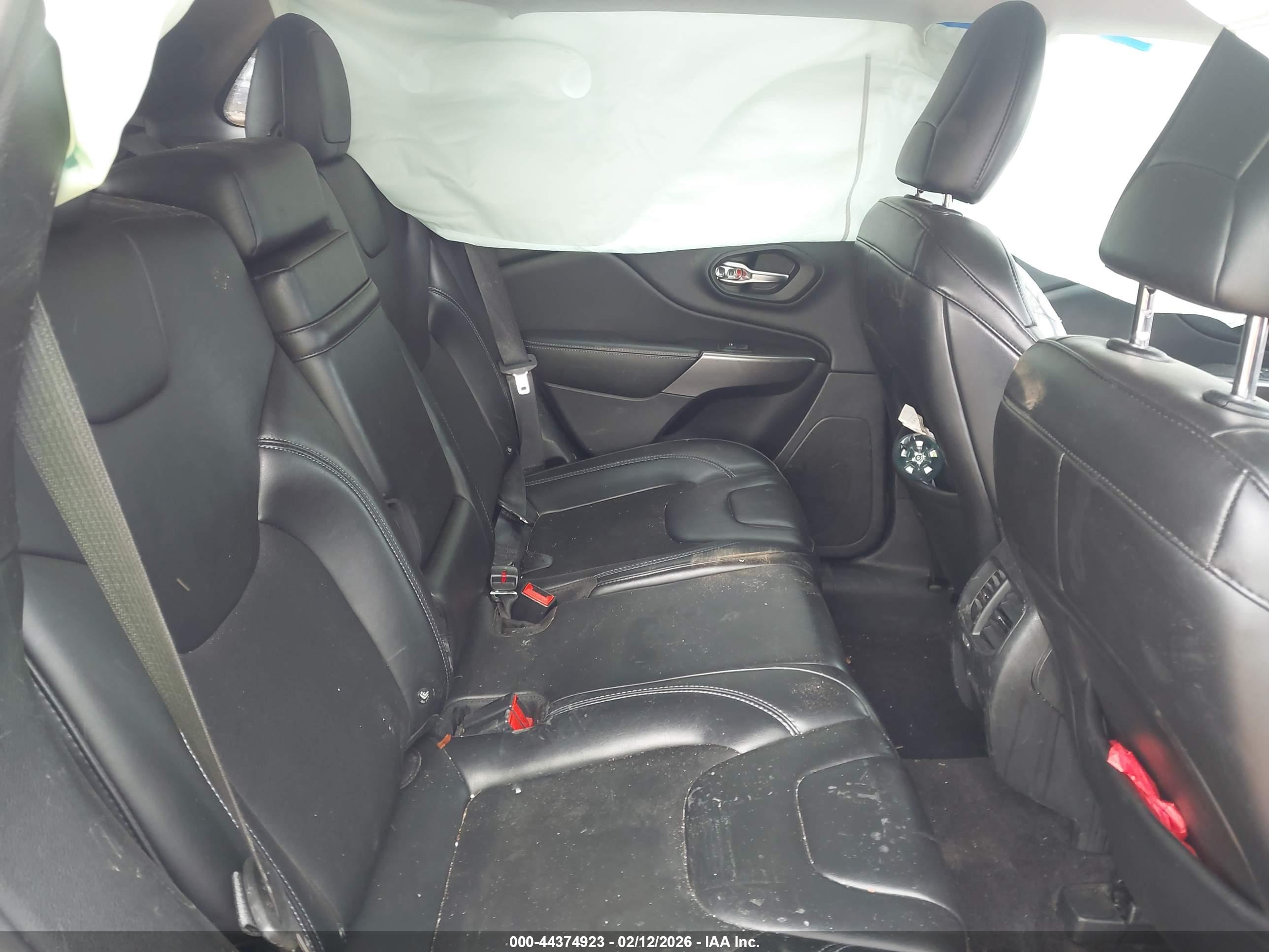 JEEP CHEROKEE image 8
