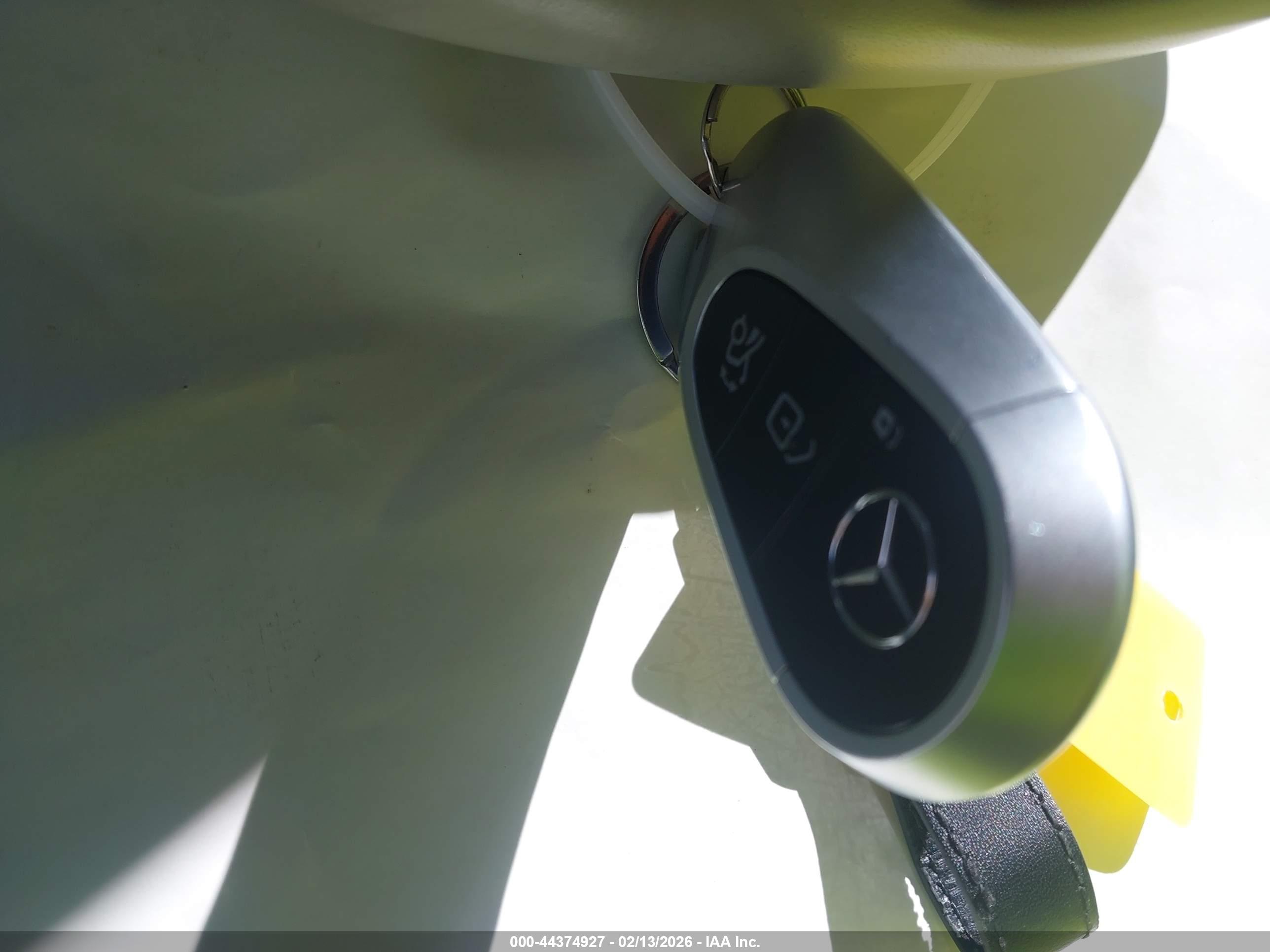 MERCEDES-BENZ EQS image 11