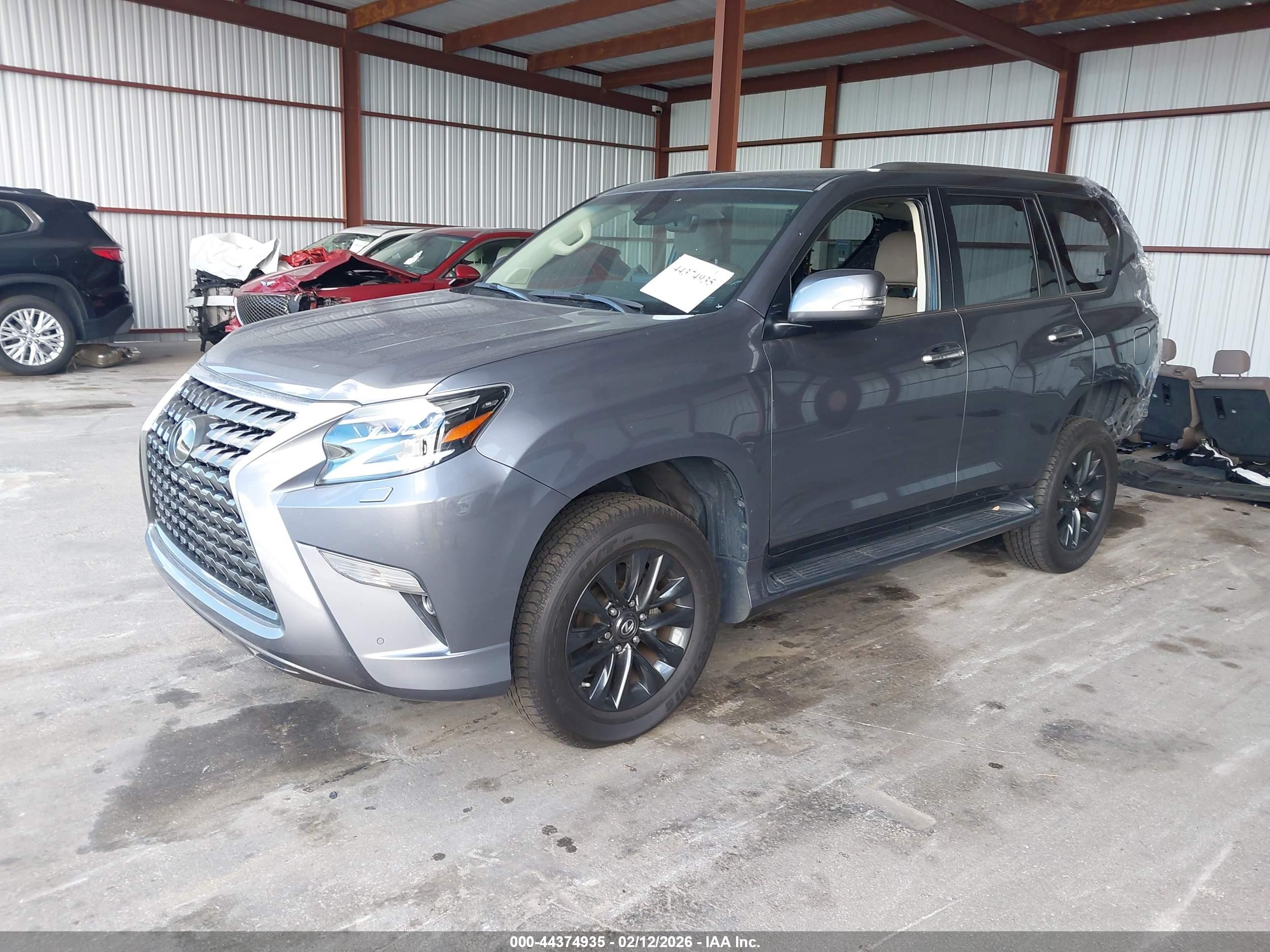 LEXUS GX image 2