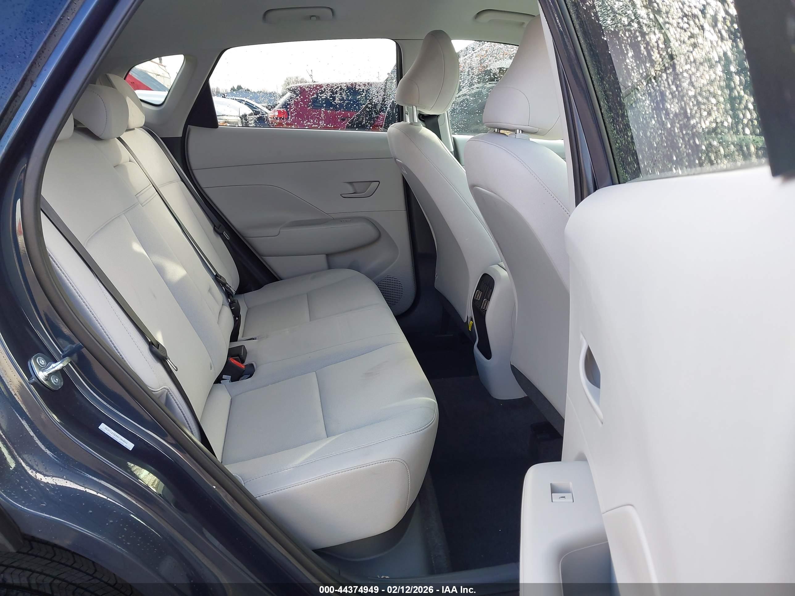 HYUNDAI KONA image 8