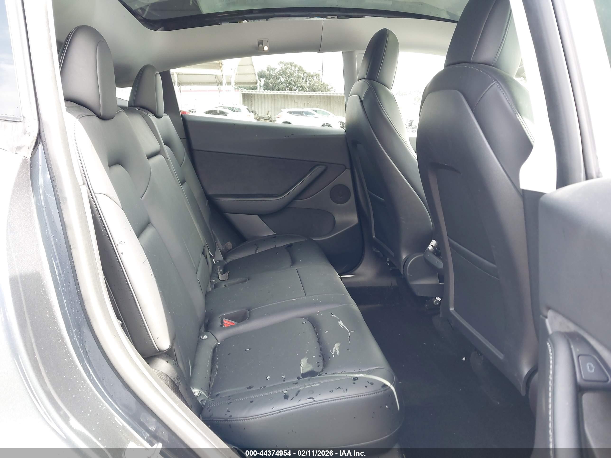 TESLA MODEL image 8