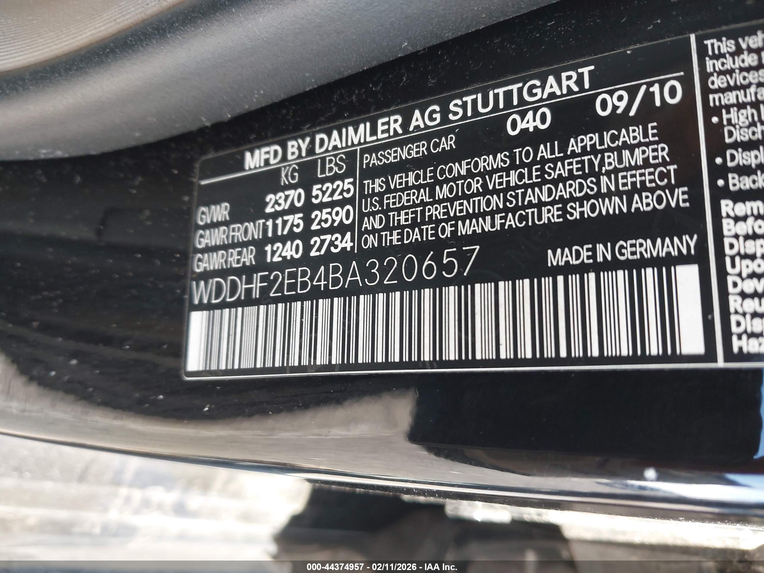 MERCEDES-BENZ E image 9