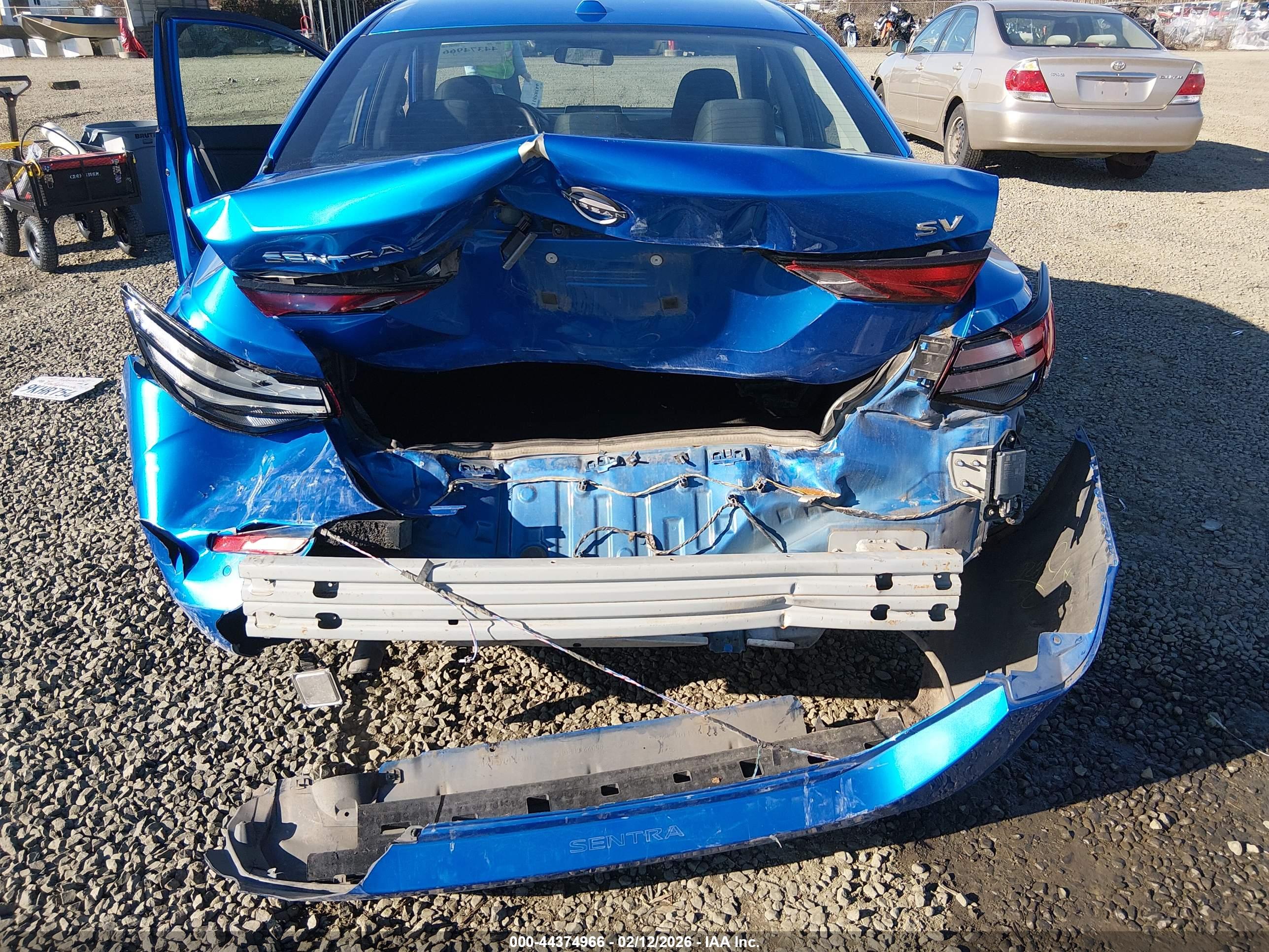 NISSAN SENTRA image 6