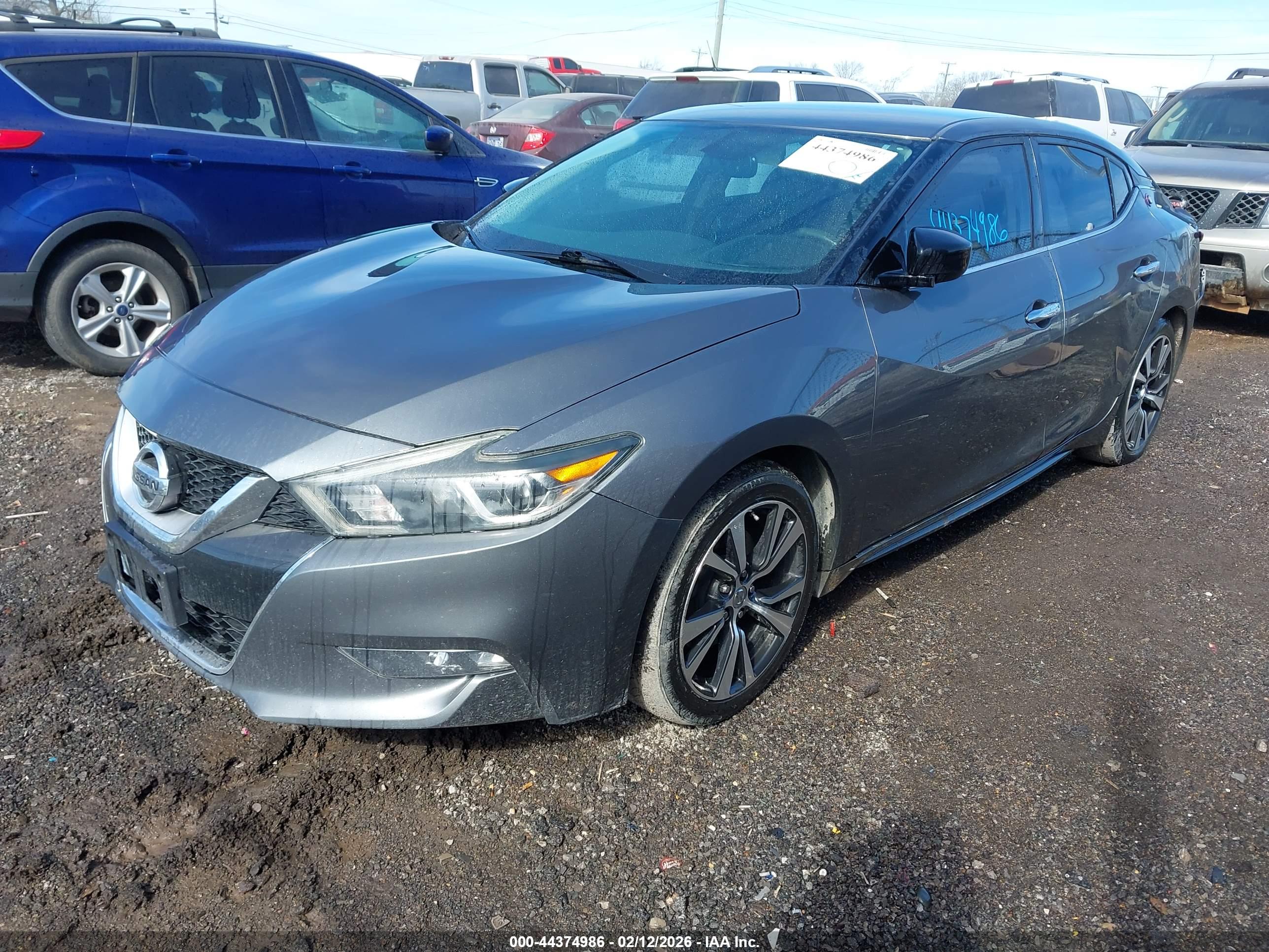 NISSAN MAXIMA image 2