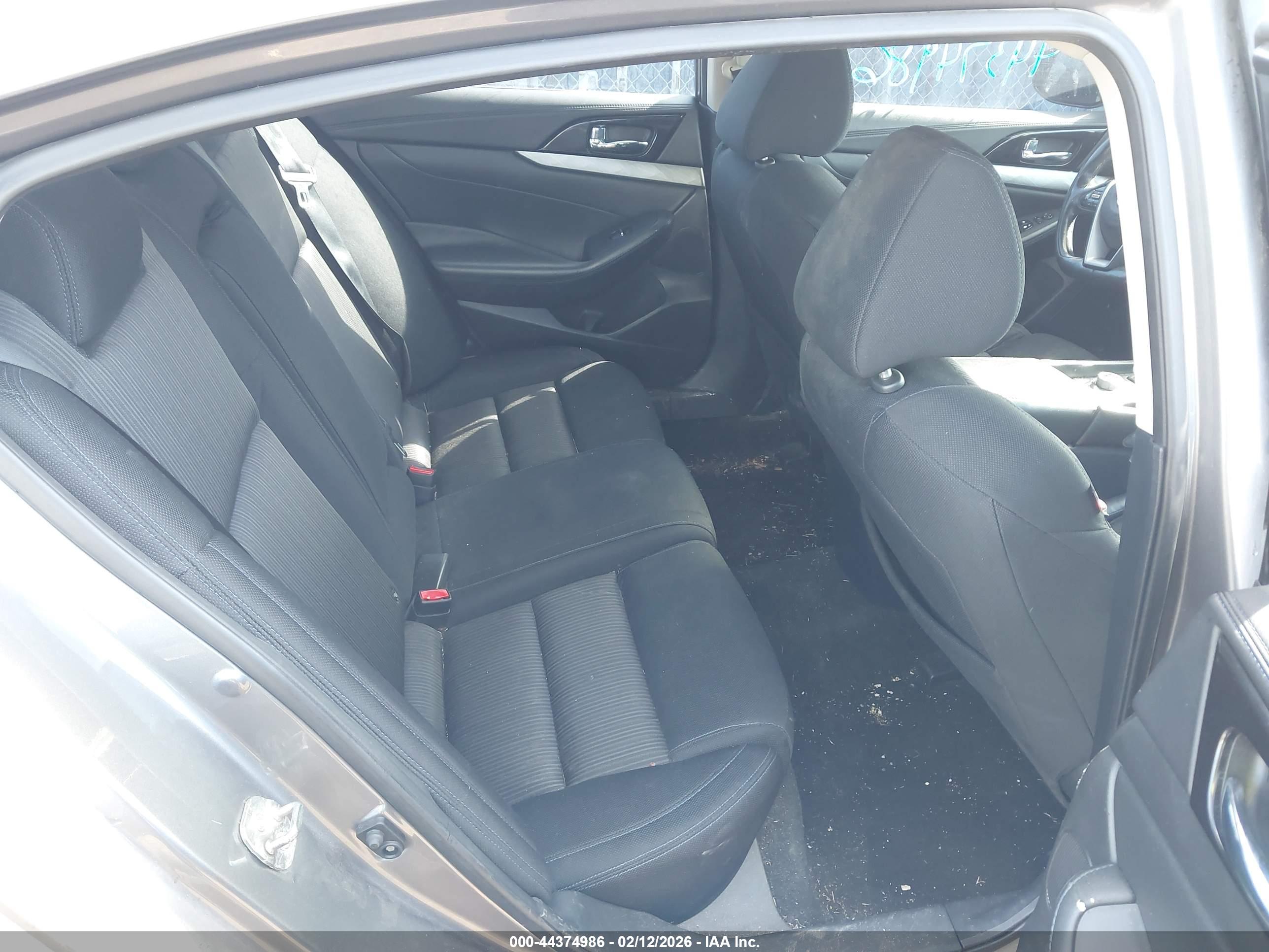 NISSAN MAXIMA image 8