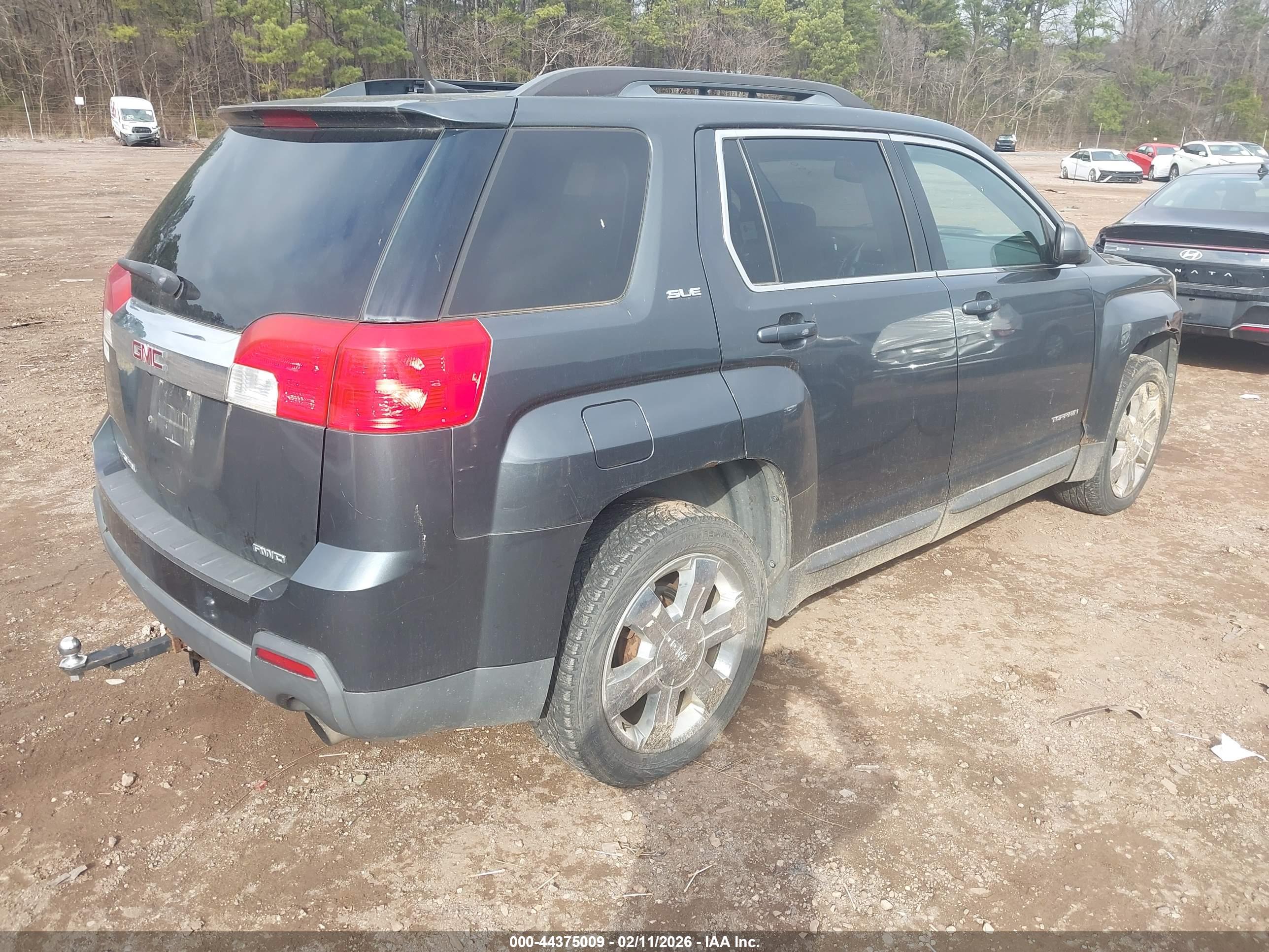GMC TERRAIN image 4