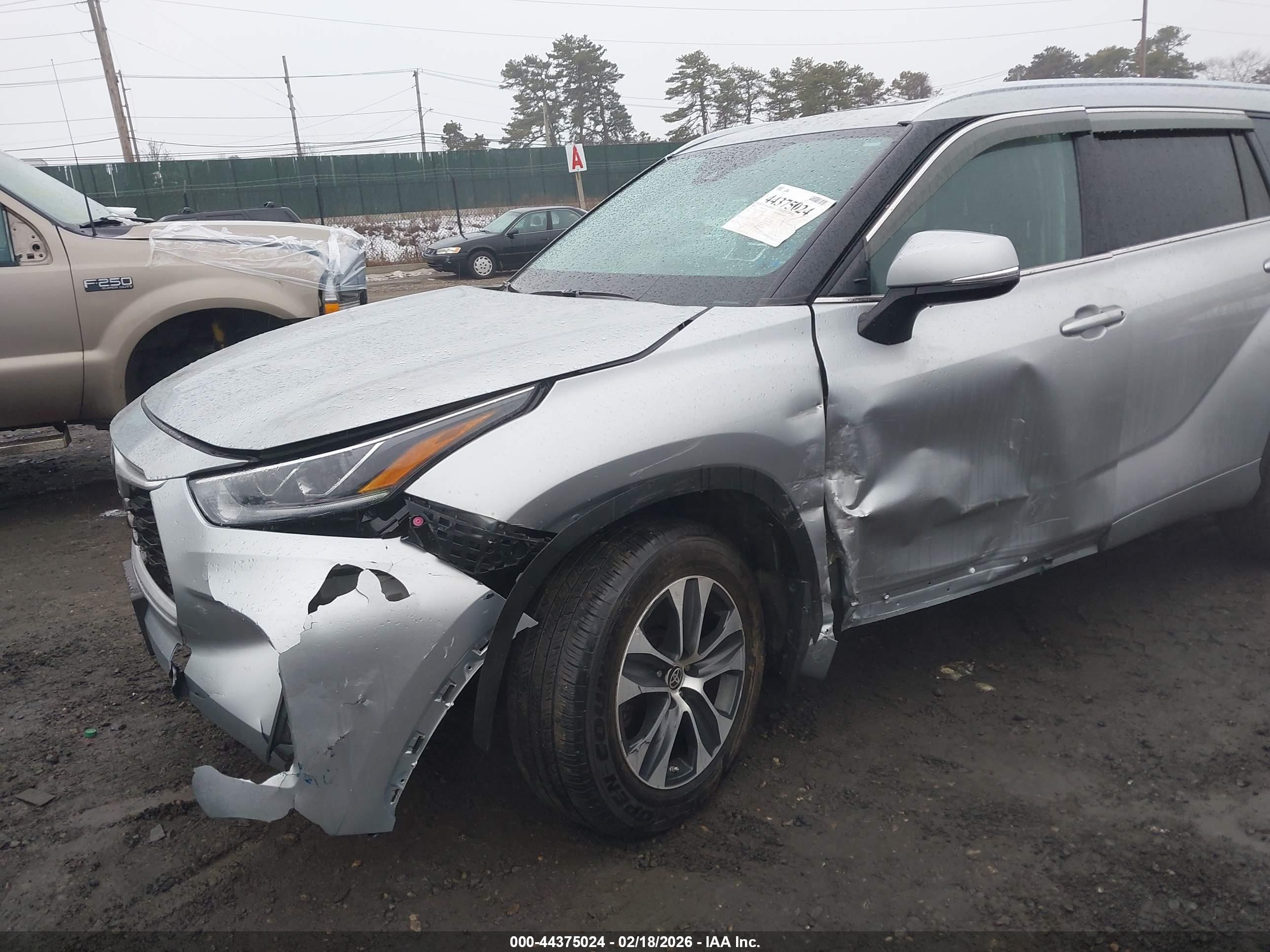 TOYOTA HIGHLANDER image 6