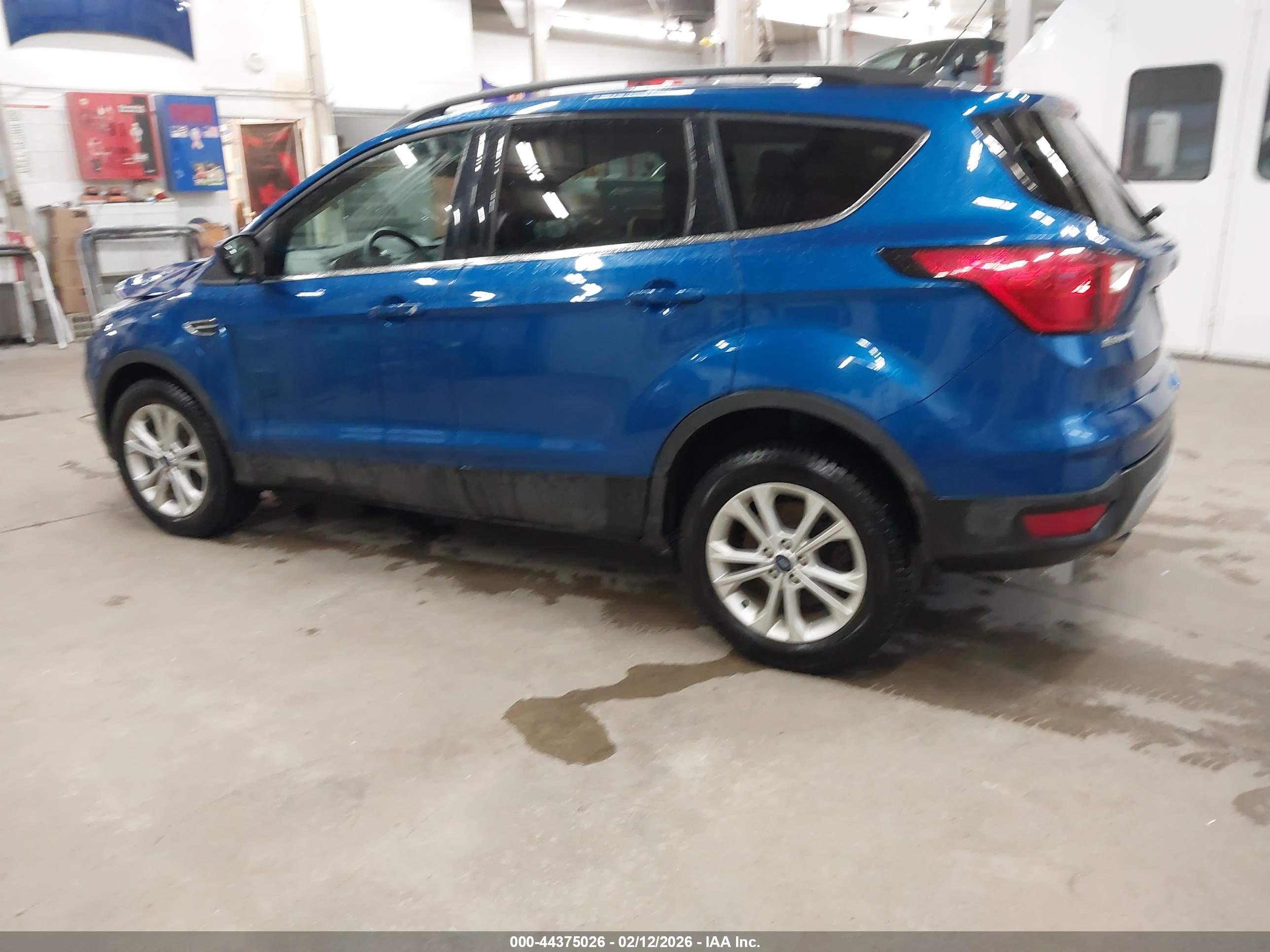 FORD ESCAPE image 3